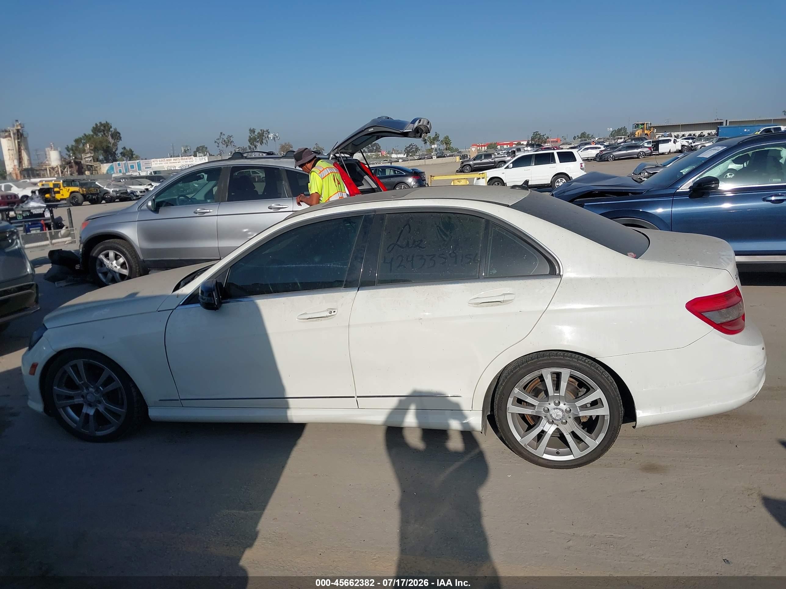 2011 Mercedes-benz C 300 Luxury/sport White vin: WDDGF5EB4BF653568