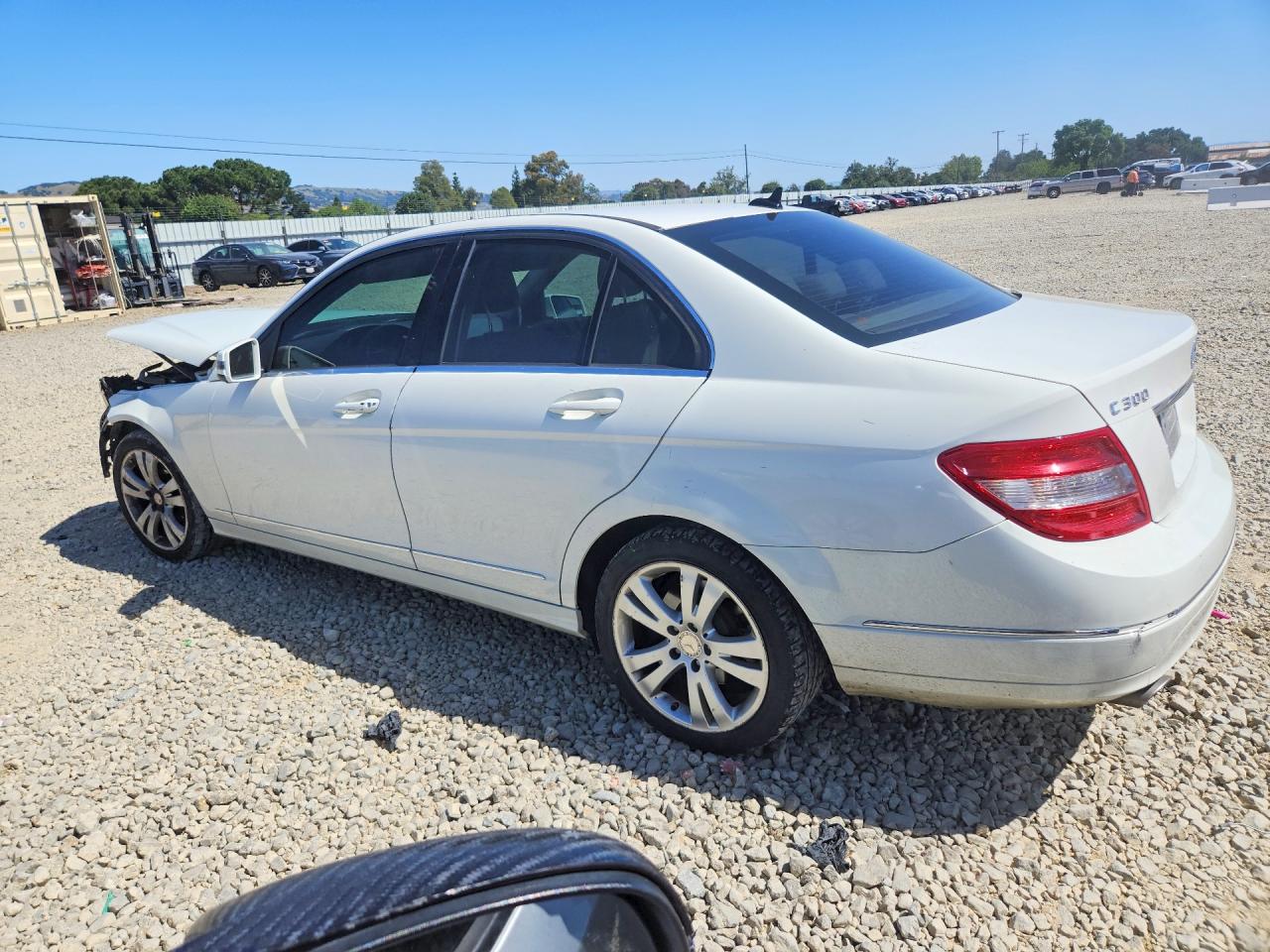 2011 Mercedes-benz C 300 Белый vin: WDDGF5EB4BR141176