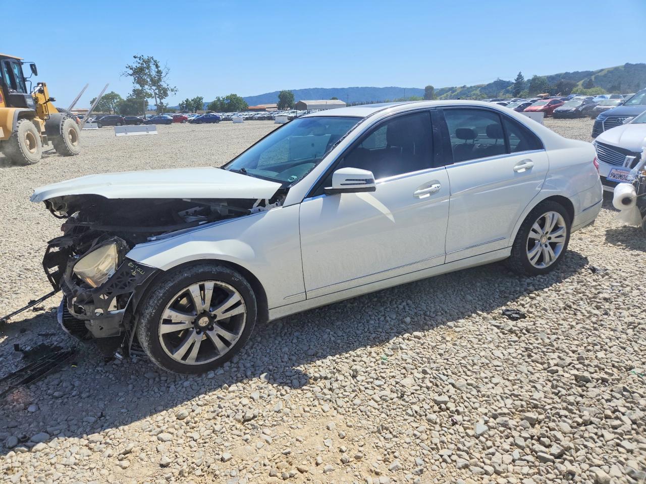 2011 Mercedes-benz C 300 Белый vin: WDDGF5EB4BR141176