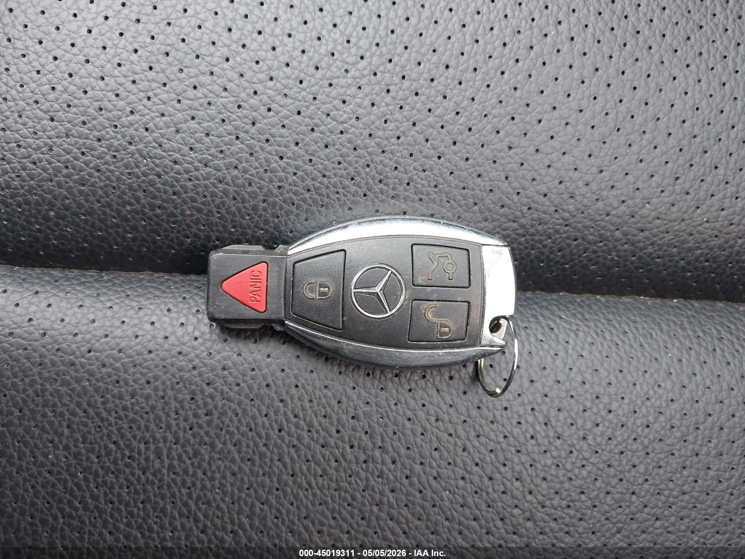 2010 Mercedes-benz C 300 Luxury/sport Белый vin: WDDGF5EB5AF412715