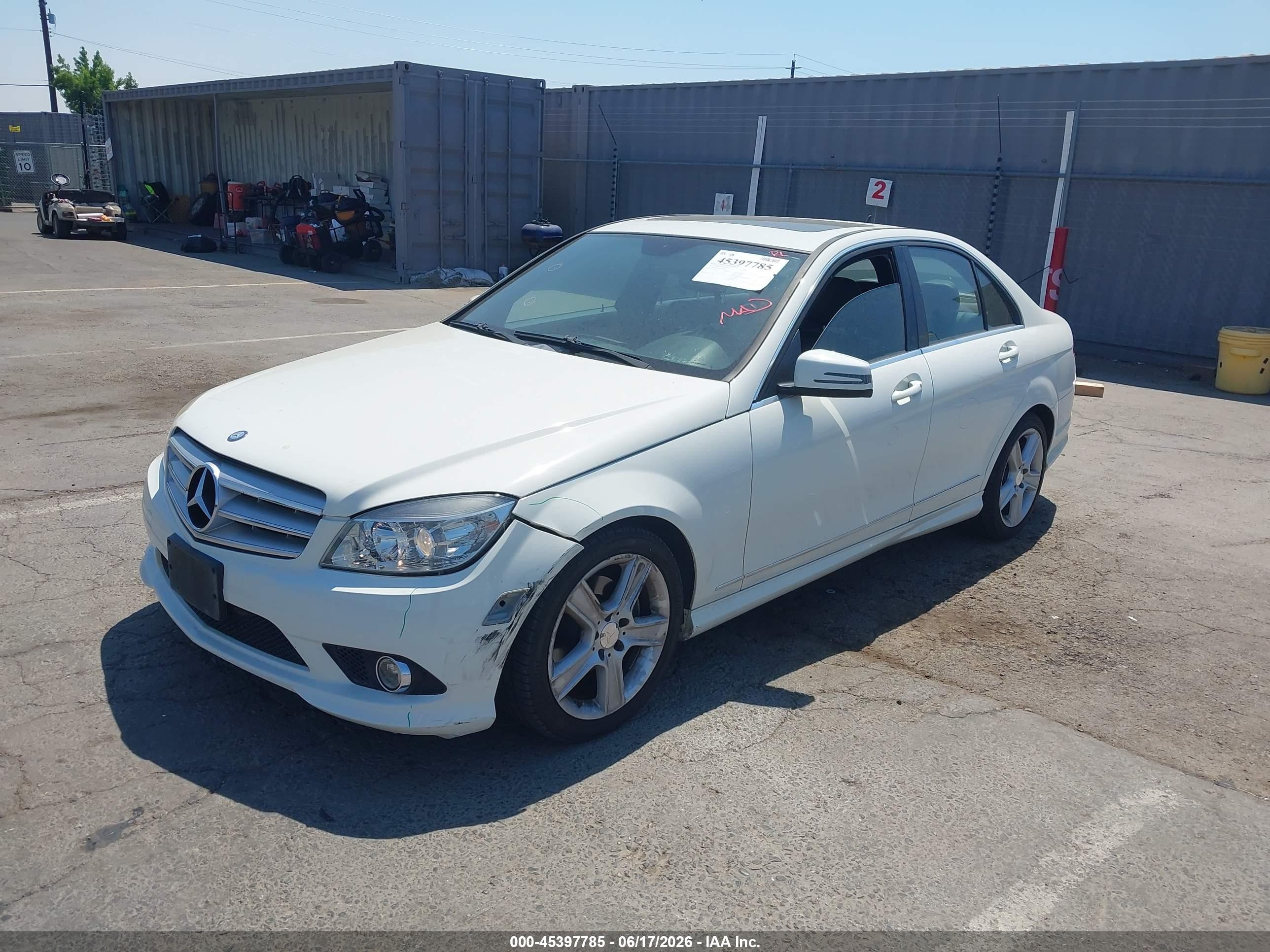 2010 Mercedes-benz C 300 Luxury/sport White vin: WDDGF5EB5AR090642