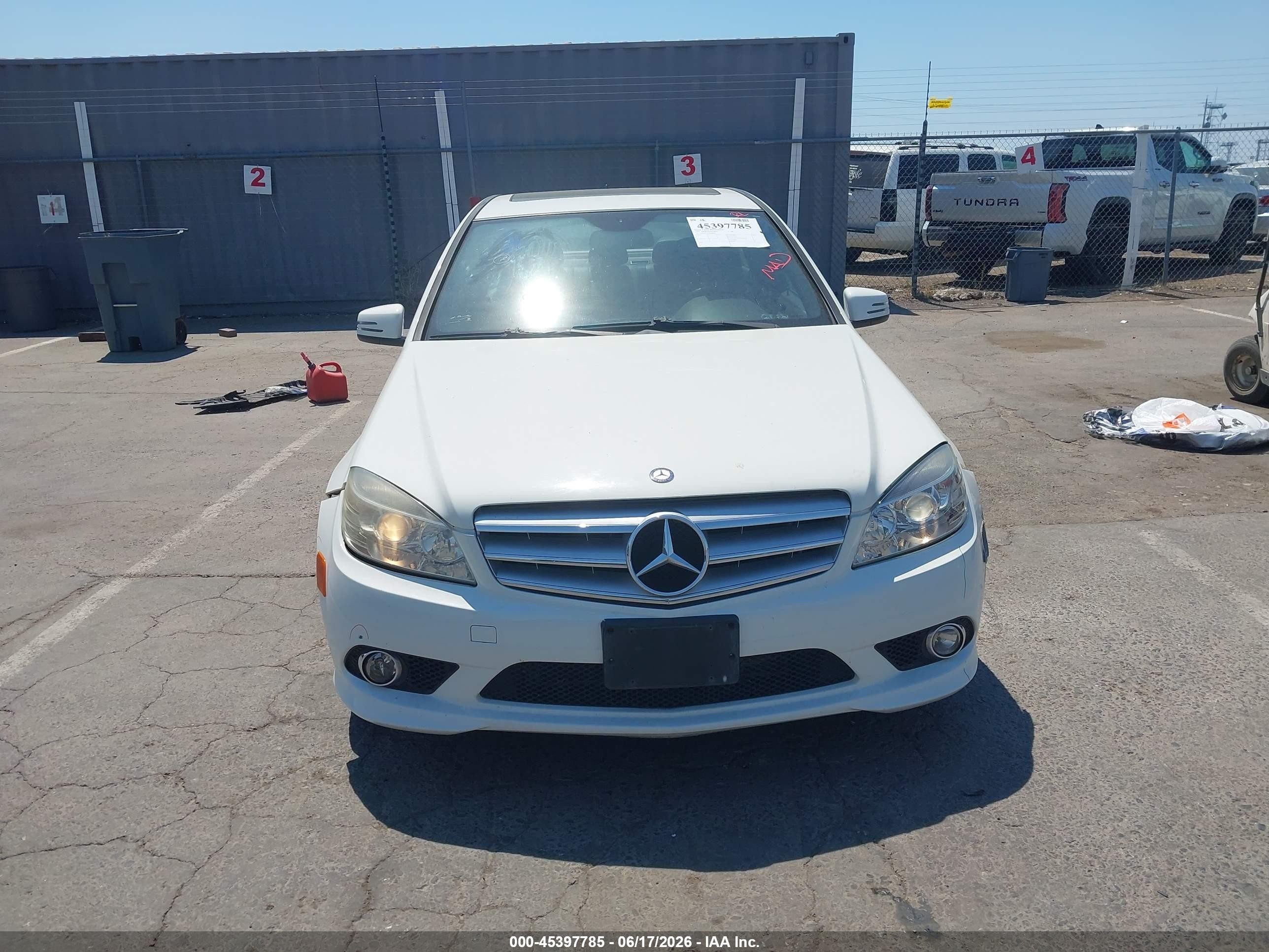 2010 Mercedes-benz C 300 Luxury/sport White vin: WDDGF5EB5AR090642