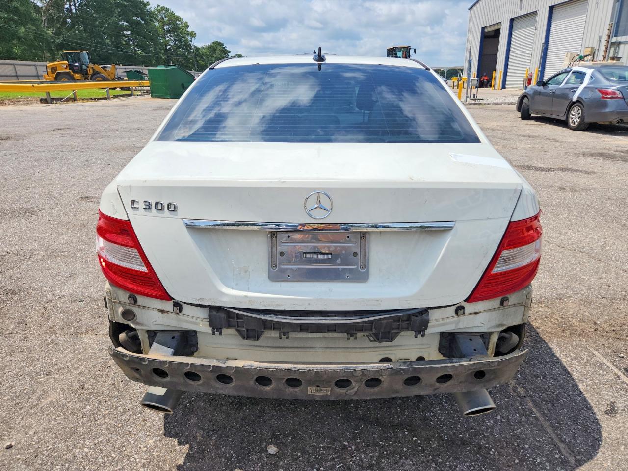 2010 Mercedes-benz C 300 White vin: WDDGF5EB5AR096747