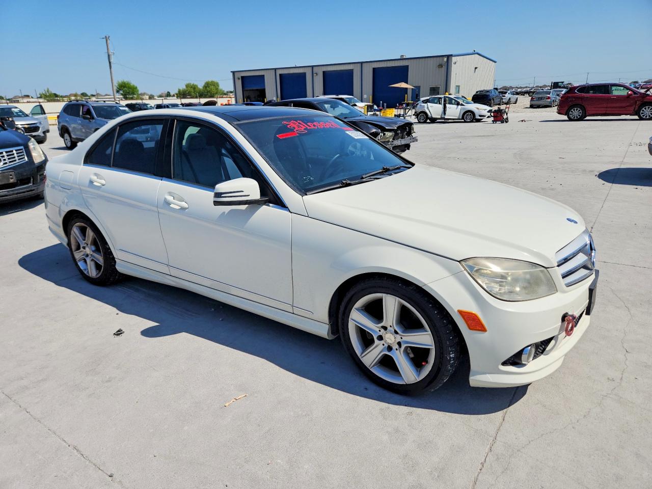 2010 Mercedes-benz C 300 White vin: WDDGF5EB5AR103969