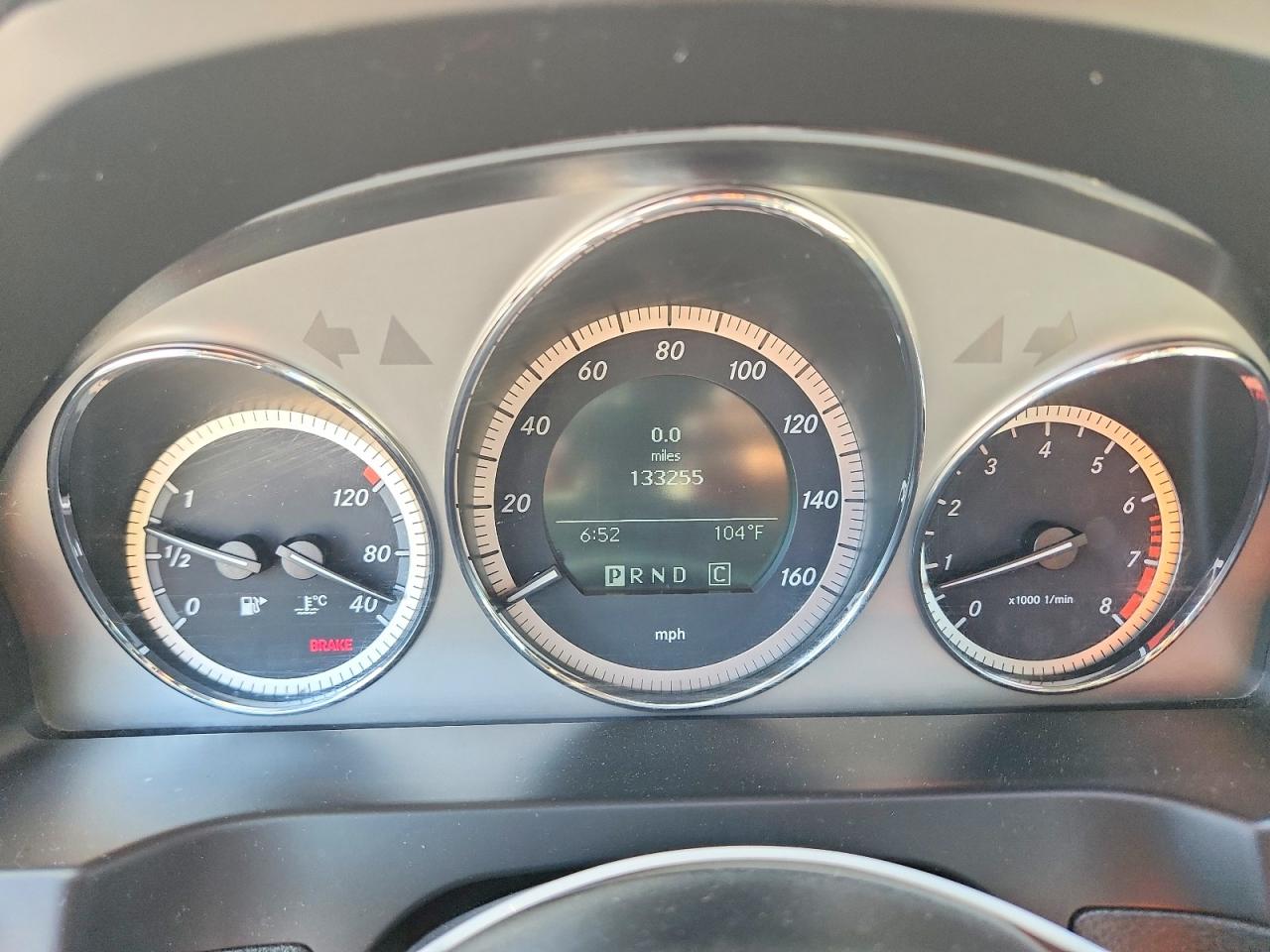2010 Mercedes-benz C 300 White vin: WDDGF5EB5AR103969