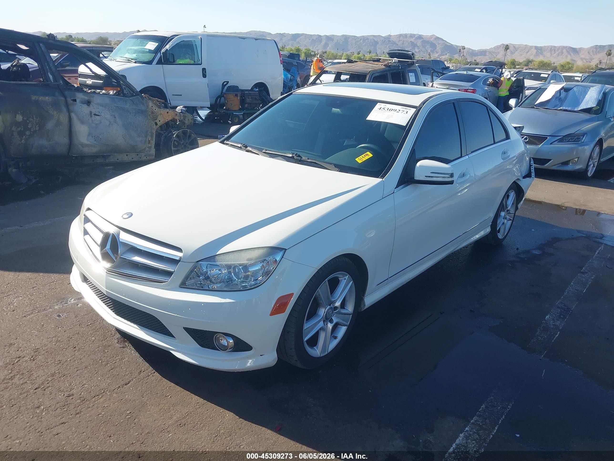2010 Mercedes-benz C 300 Sport White vin: WDDGF5EB5AR123865