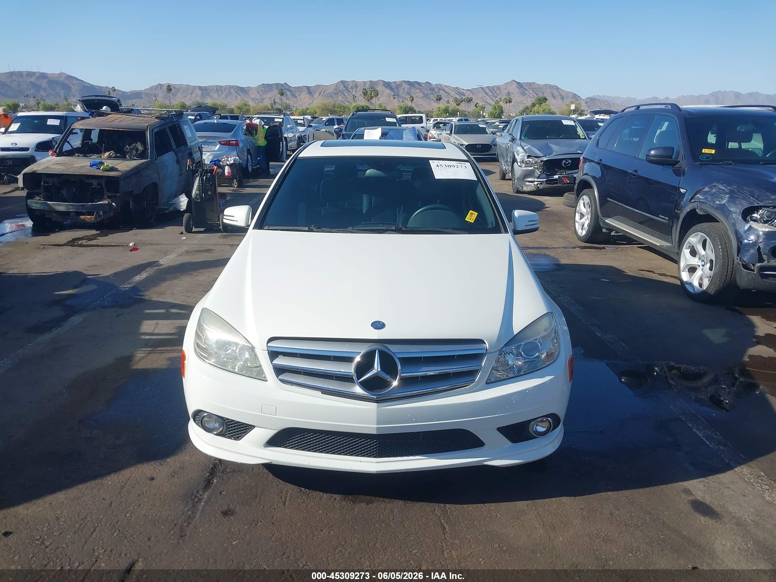 2010 Mercedes-benz C 300 Sport White vin: WDDGF5EB5AR123865