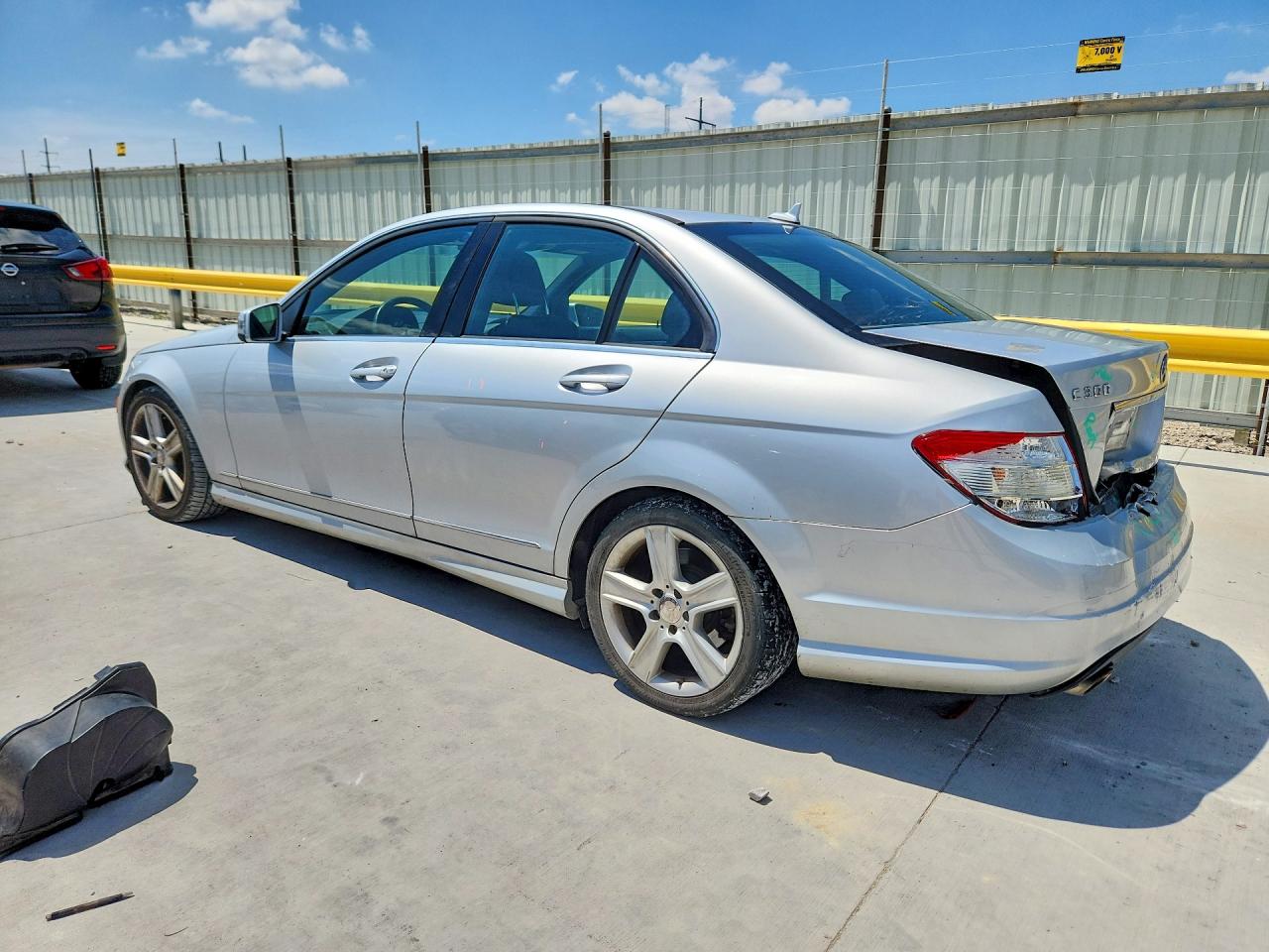 2011 Mercedes-benz C 300 Silver vin: WDDGF5EB5BA459774