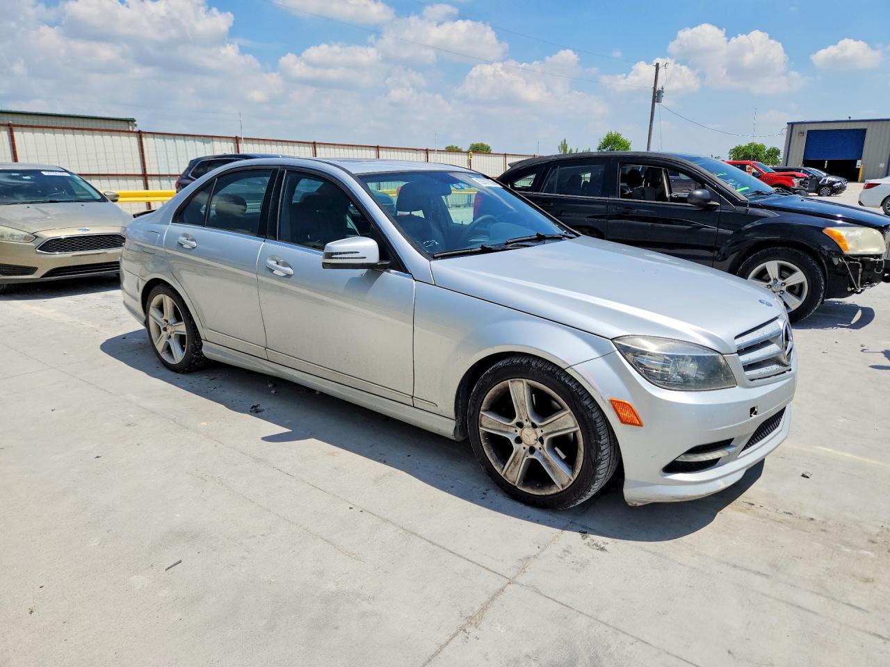 2011 Mercedes-benz C 300 Silver vin: WDDGF5EB5BA459774