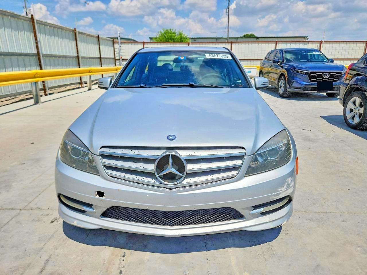 2011 Mercedes-benz C 300 Silver vin: WDDGF5EB5BA459774