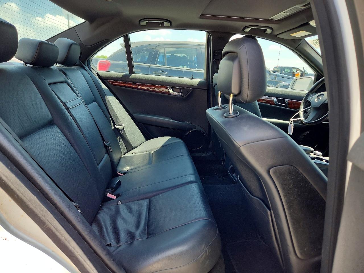 2011 Mercedes-benz C 300 Silver vin: WDDGF5EB5BA459774