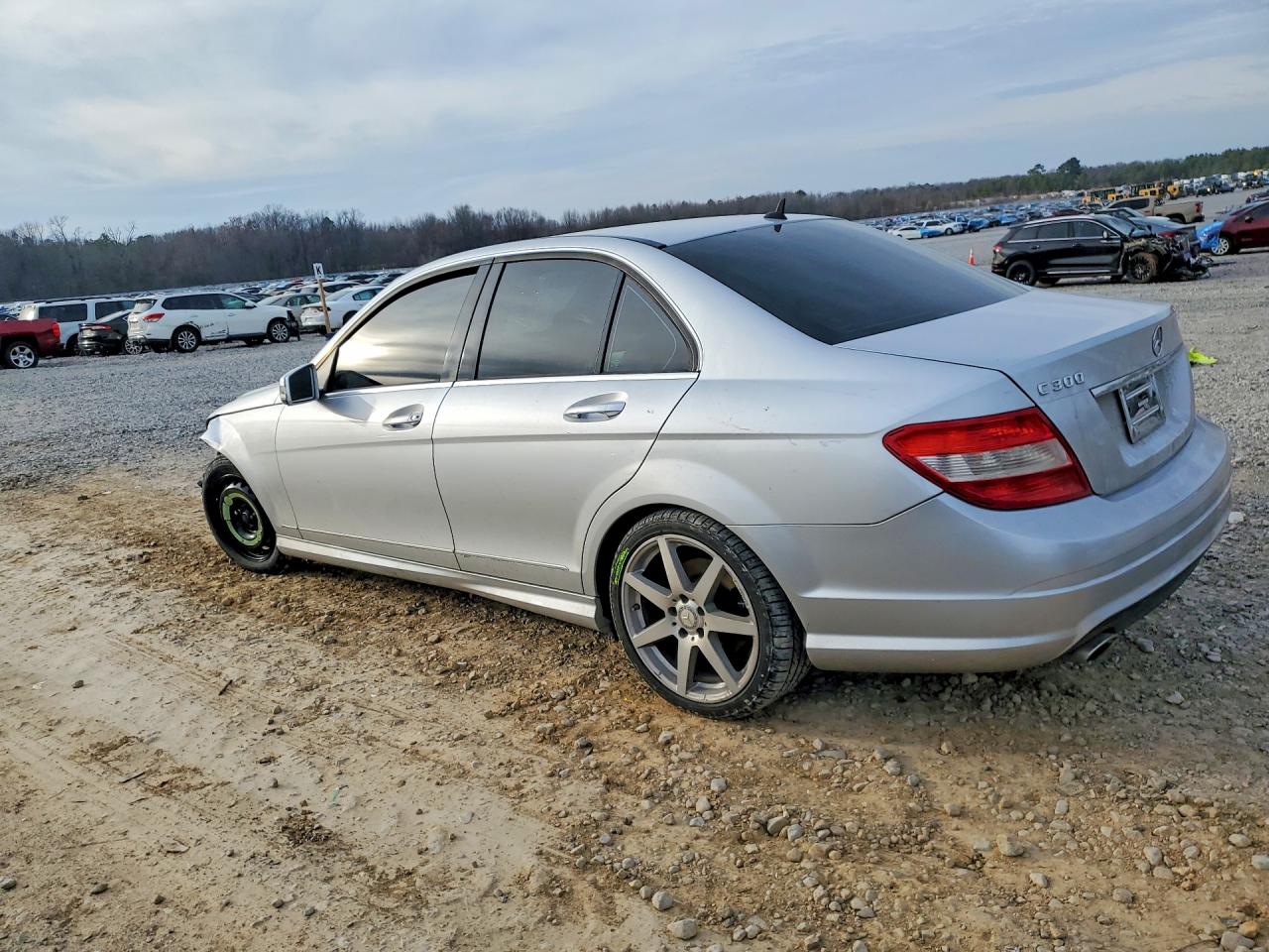 2011 Mercedes-benz C 300 Серебряный vin: WDDGF5EB5BA460732
