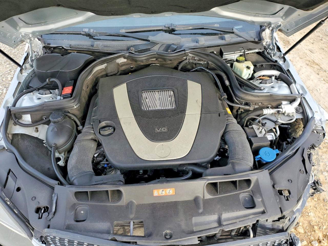 2011 Mercedes-benz C 300 Серебряный vin: WDDGF5EB5BA460732