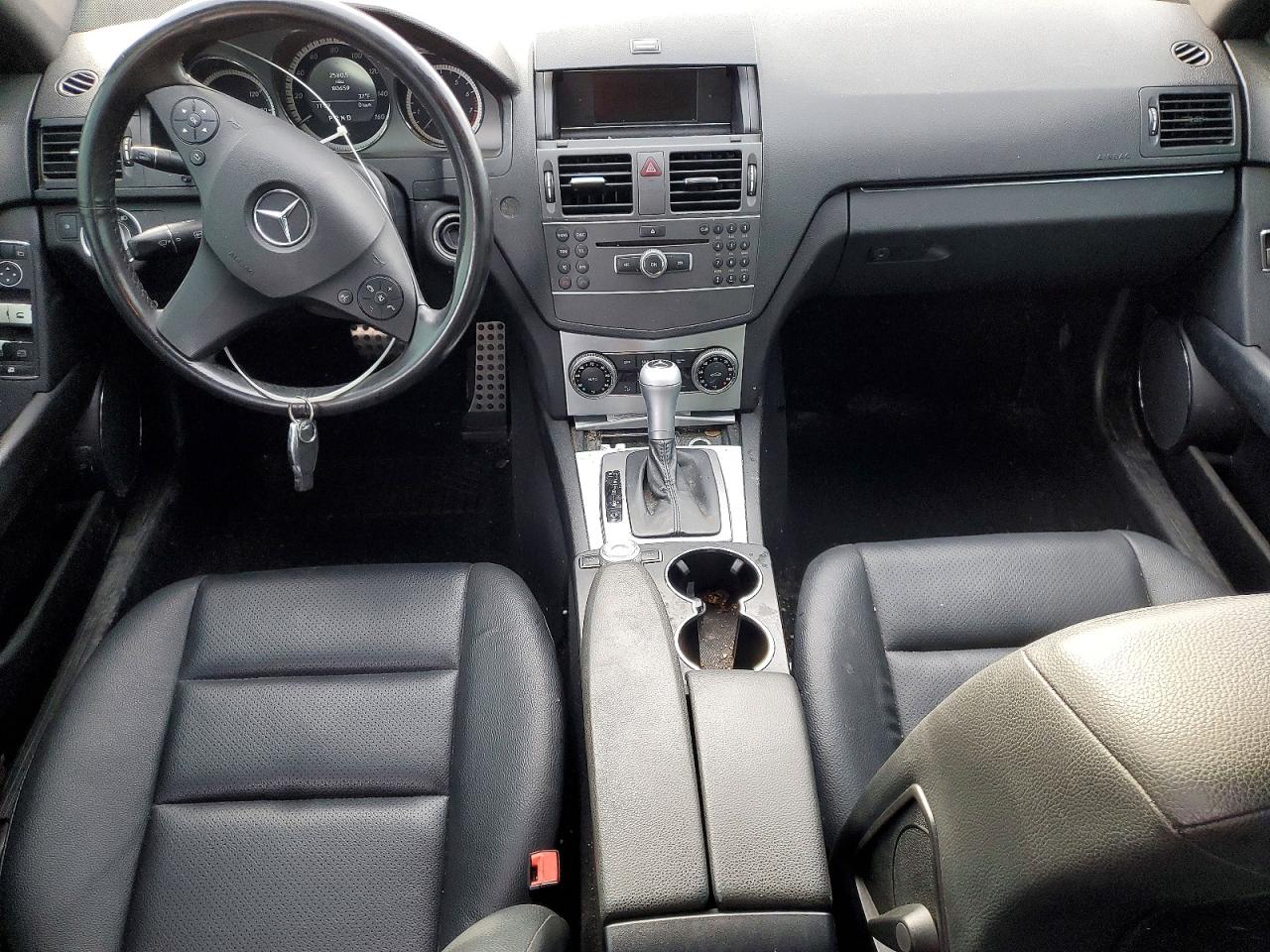 2011 Mercedes-benz C 300 Серебряный vin: WDDGF5EB5BA460732