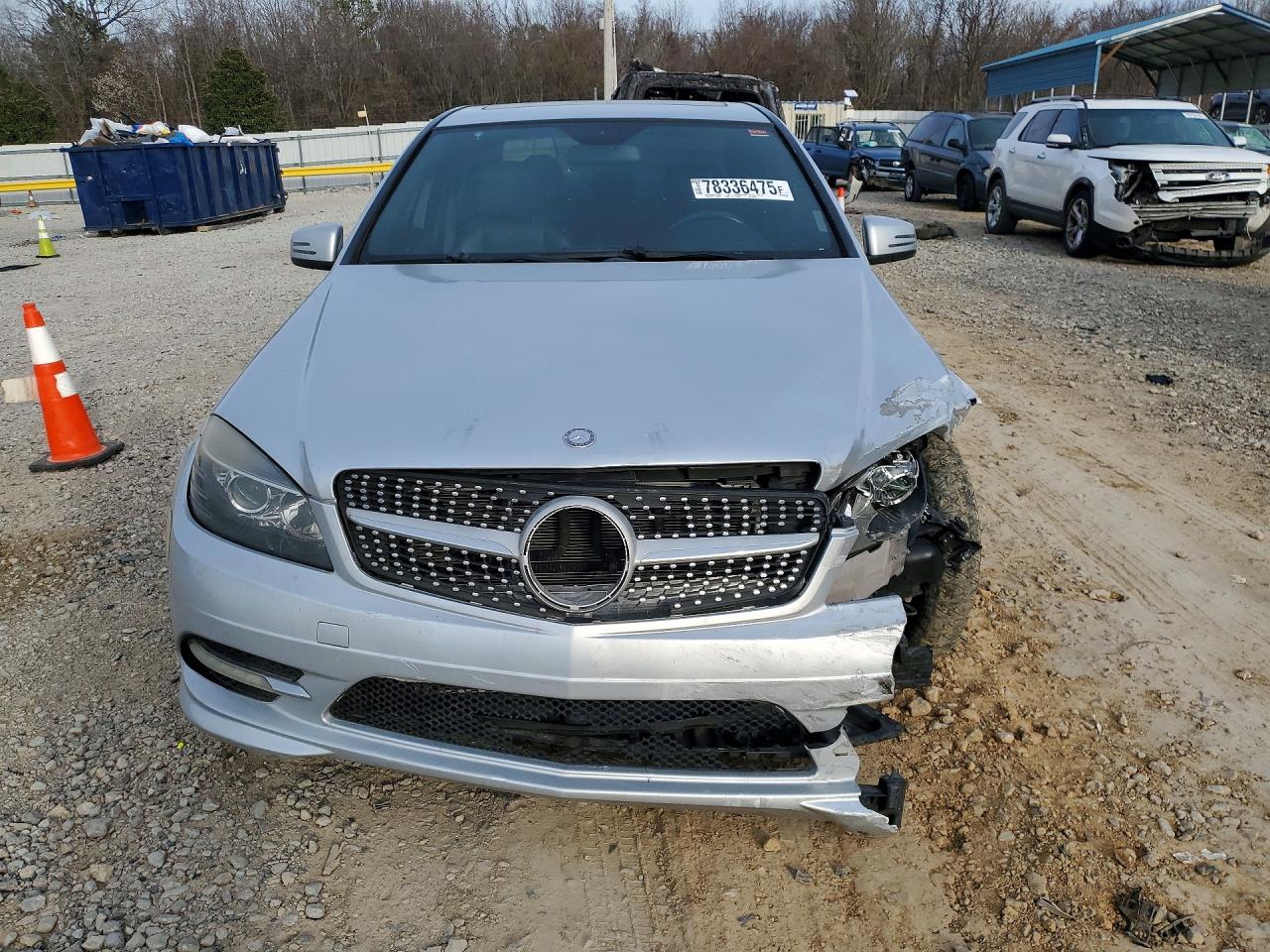 2011 Mercedes-benz C 300 Серебряный vin: WDDGF5EB5BA460732