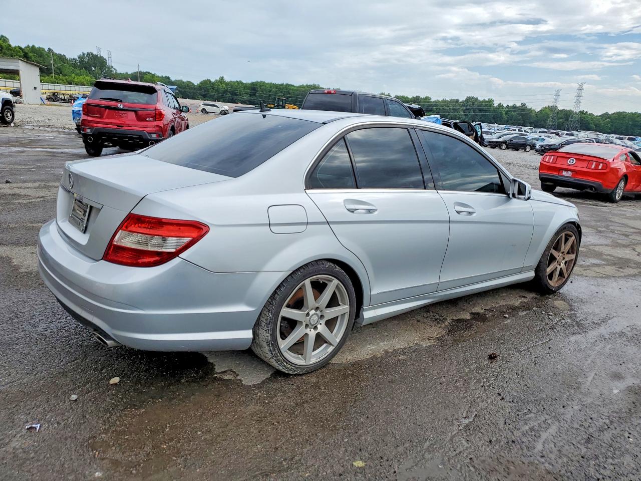 2011 Mercedes-benz C 300 Серебряный vin: WDDGF5EB5BA460732