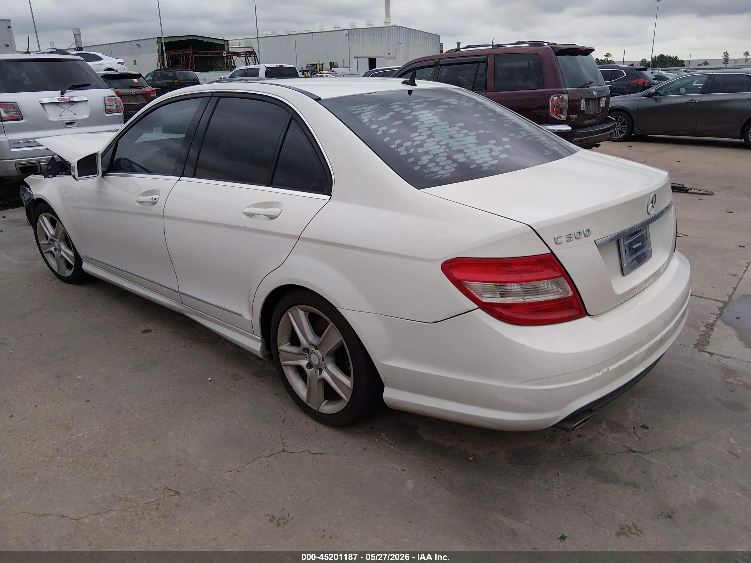 2011 Mercedes-benz C 300 Luxury/sport White vin: WDDGF5EB5BA478891