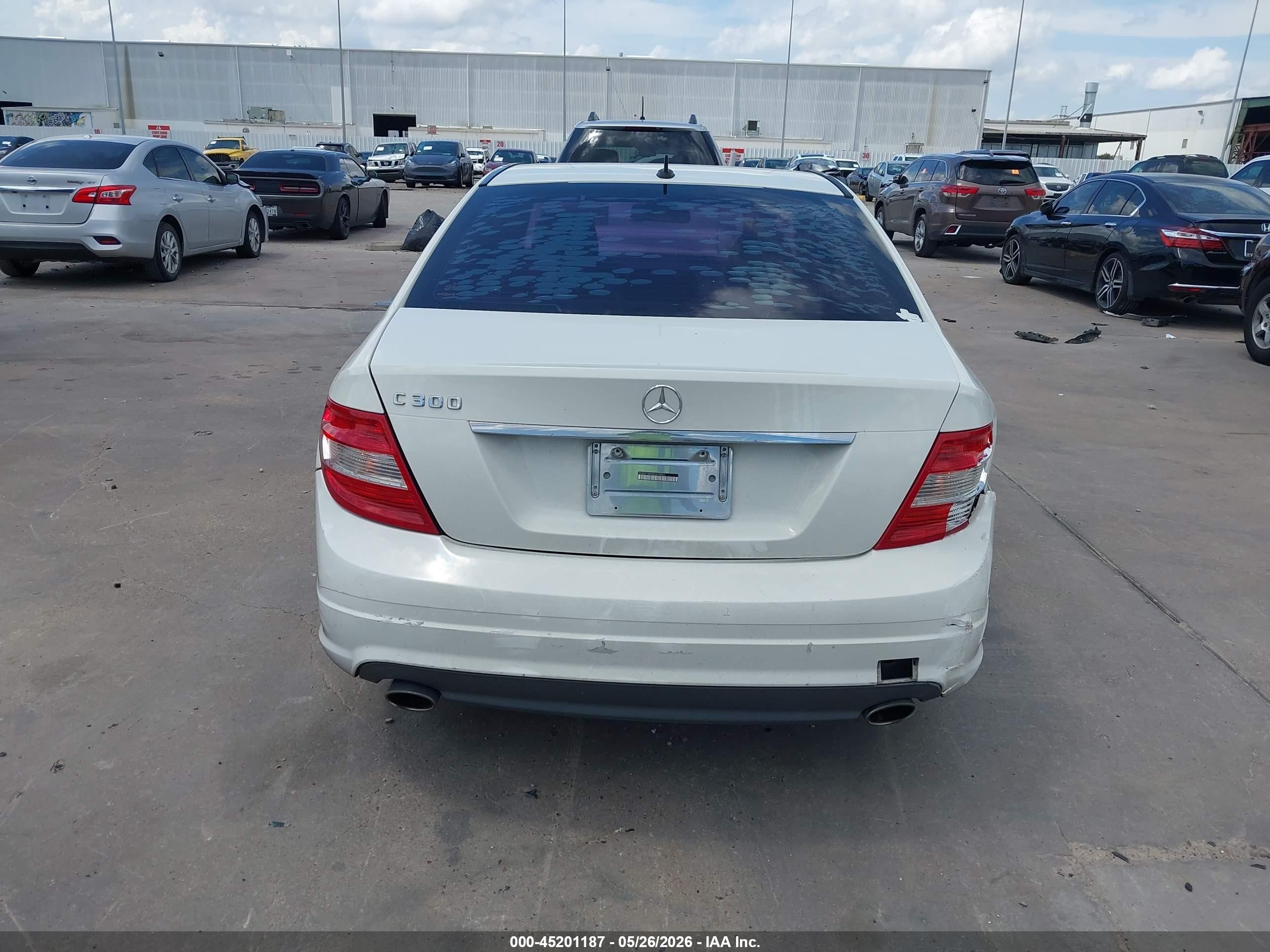 2011 Mercedes-benz C 300 Luxury/sport White vin: WDDGF5EB5BA478891