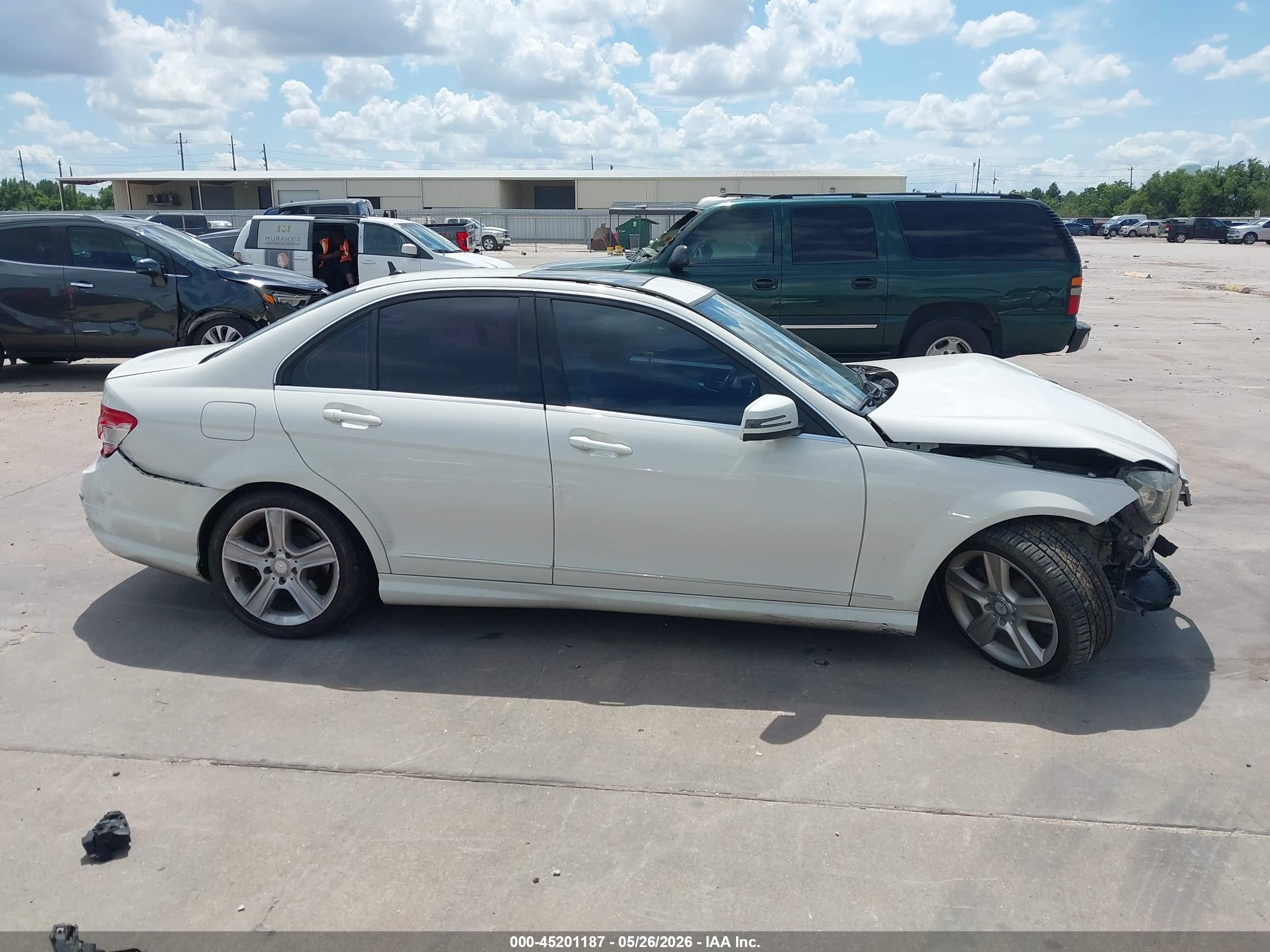 2011 Mercedes-benz C 300 Luxury/sport White vin: WDDGF5EB5BA478891