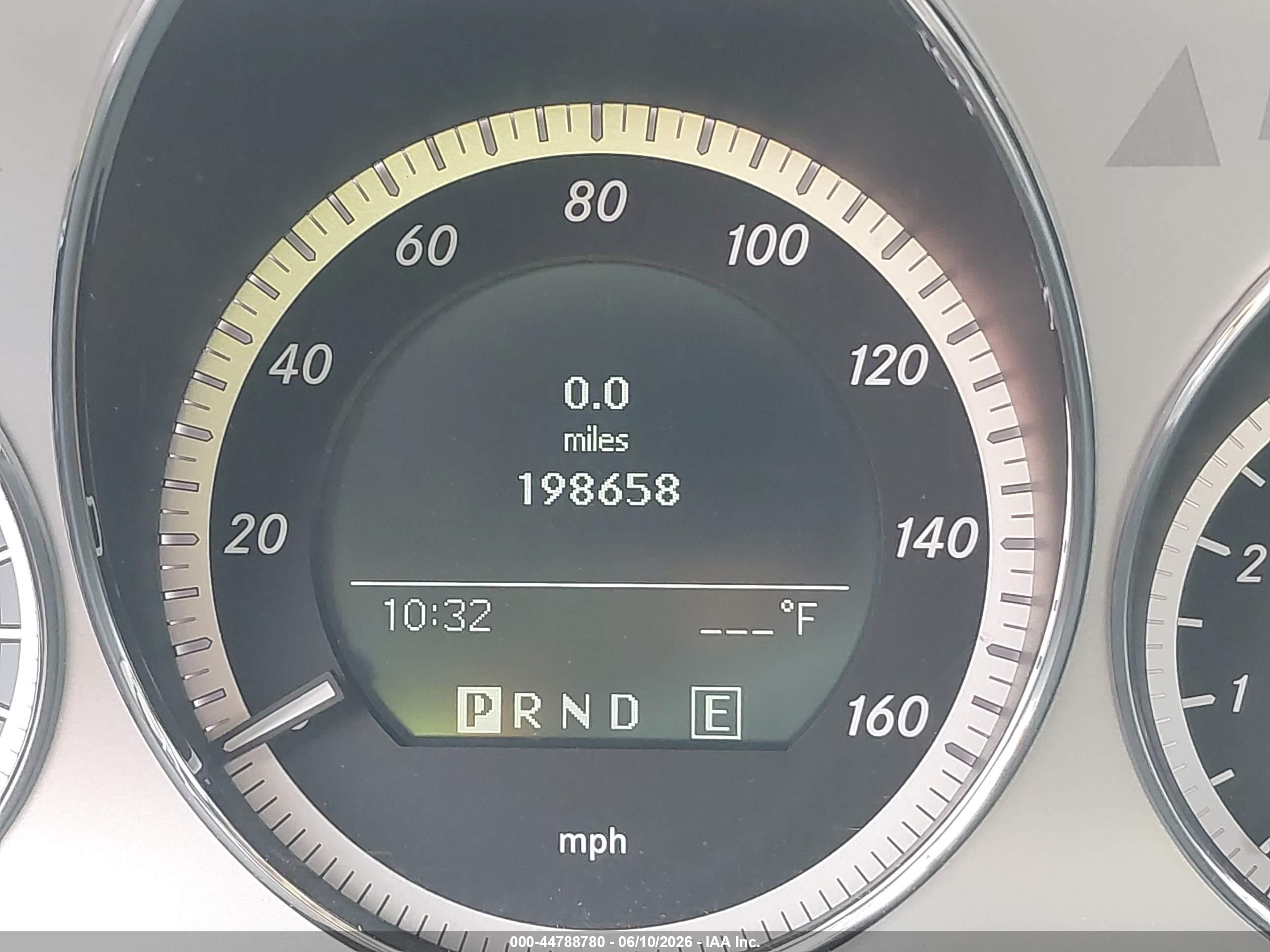 2011 Mercedes-benz C 300 Luxury/sport Белый vin: WDDGF5EB5BA519407