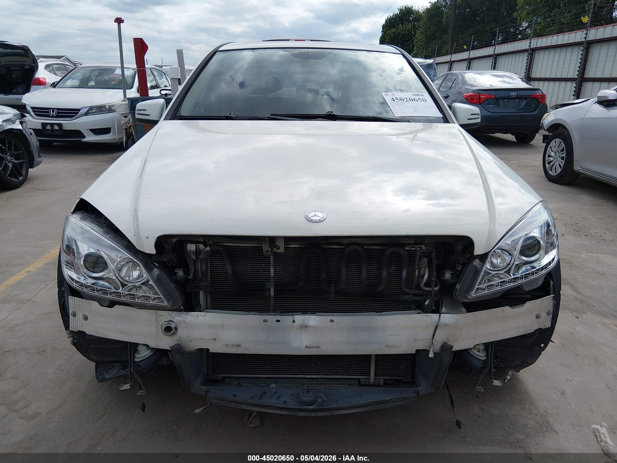 2011 Mercedes-benz C 300 Luxury/sport White vin: WDDGF5EB5BF650761