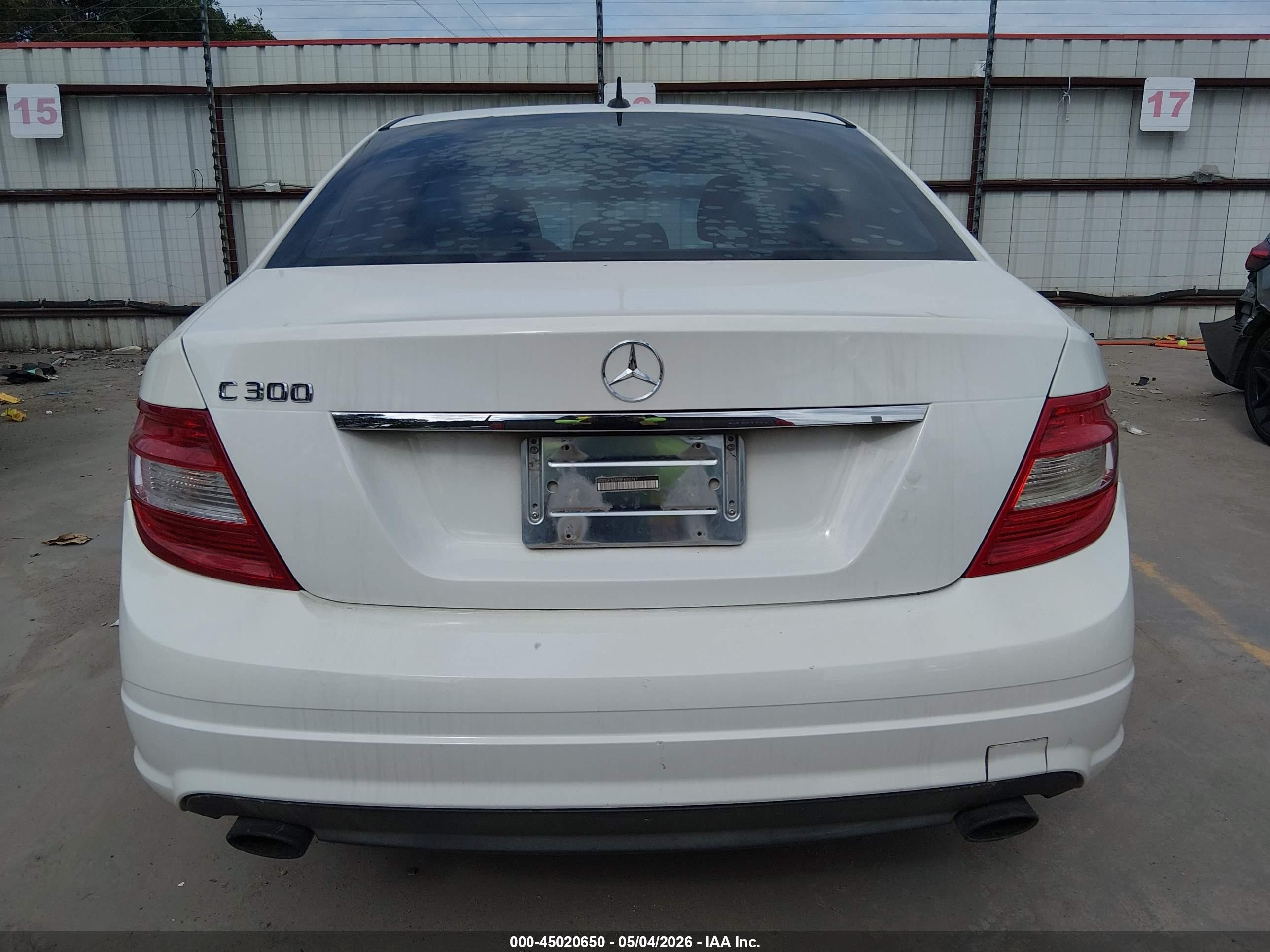 2011 Mercedes-benz C 300 Luxury/sport White vin: WDDGF5EB5BF650761