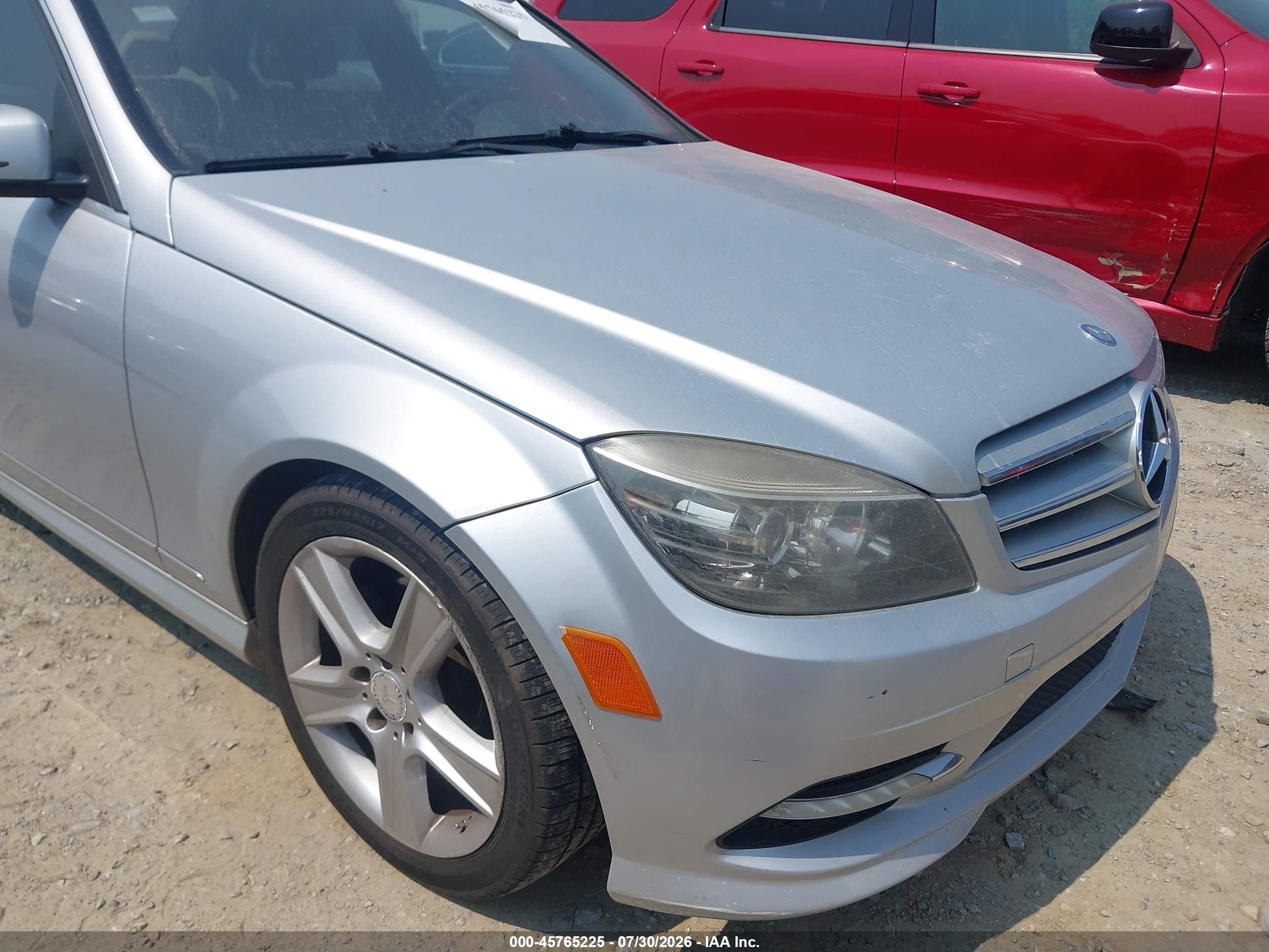 2011 Mercedes-benz C 300 Luxury/sport Silver vin: WDDGF5EB5BR133698