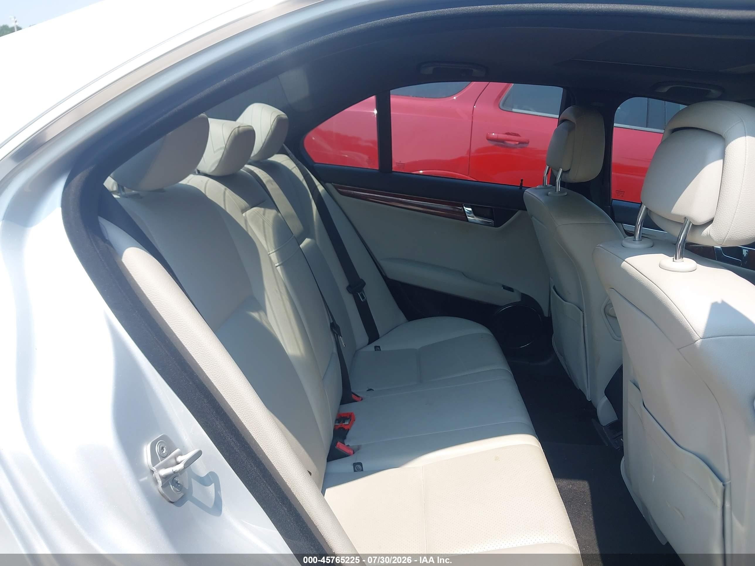 2011 Mercedes-benz C 300 Luxury/sport Silver vin: WDDGF5EB5BR133698