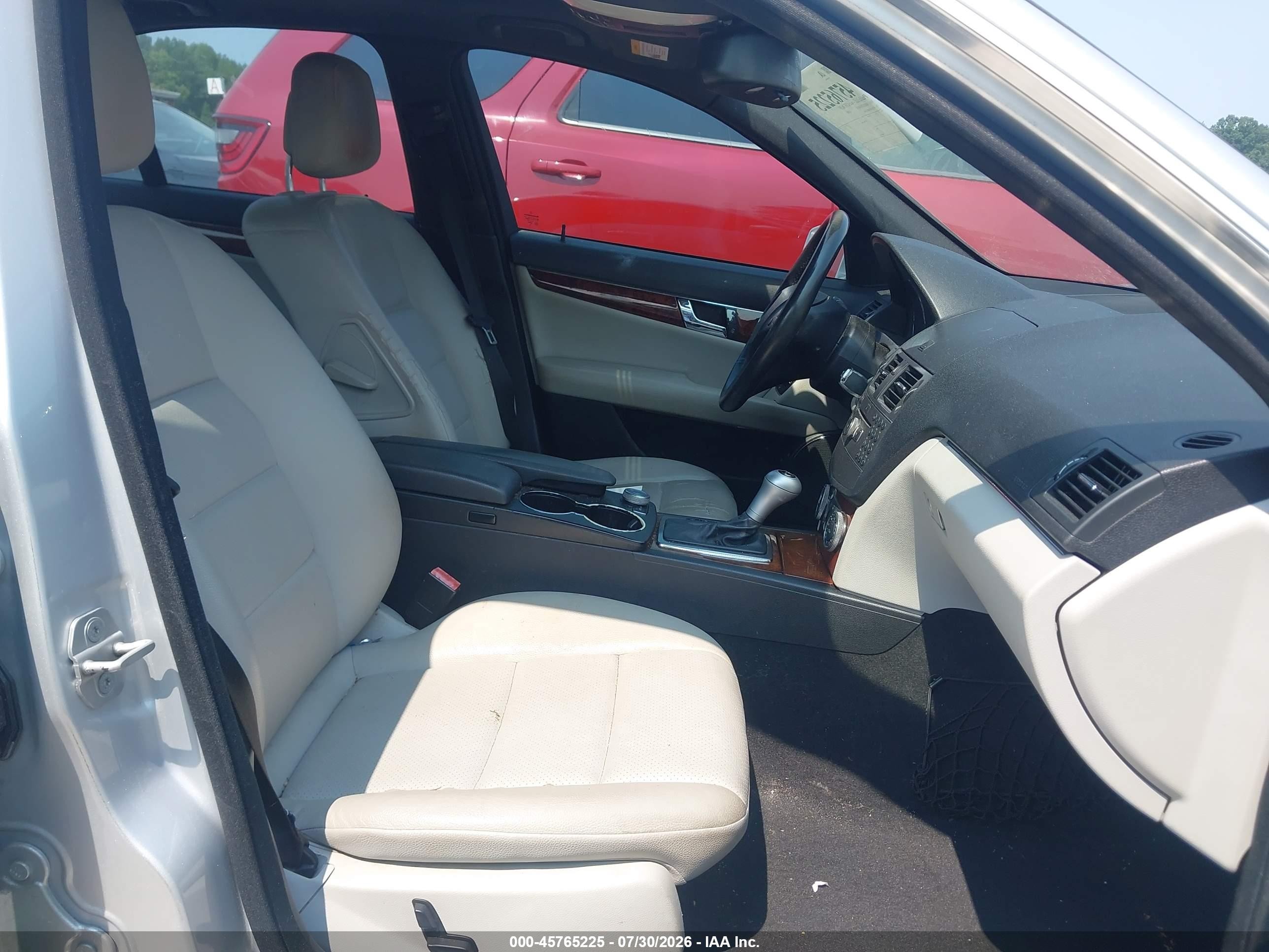 2011 Mercedes-benz C 300 Luxury/sport Silver vin: WDDGF5EB5BR133698