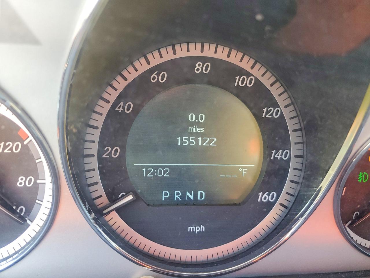 2011 Mercedes-benz C 300 Белый vin: WDDGF5EB5BR137136