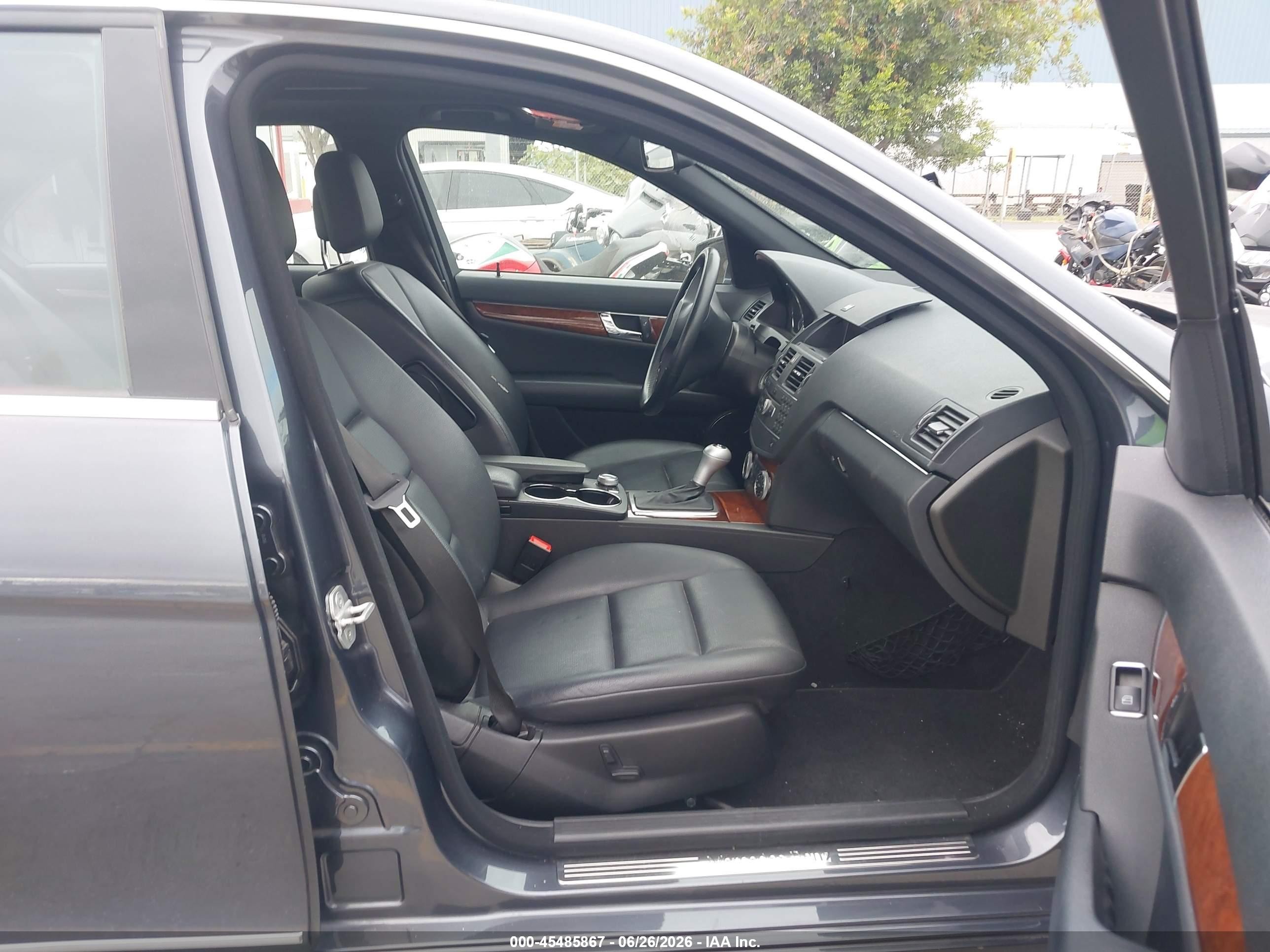 2011 Mercedes-benz C 300 Sport Gray vin: WDDGF5EB5BR141834