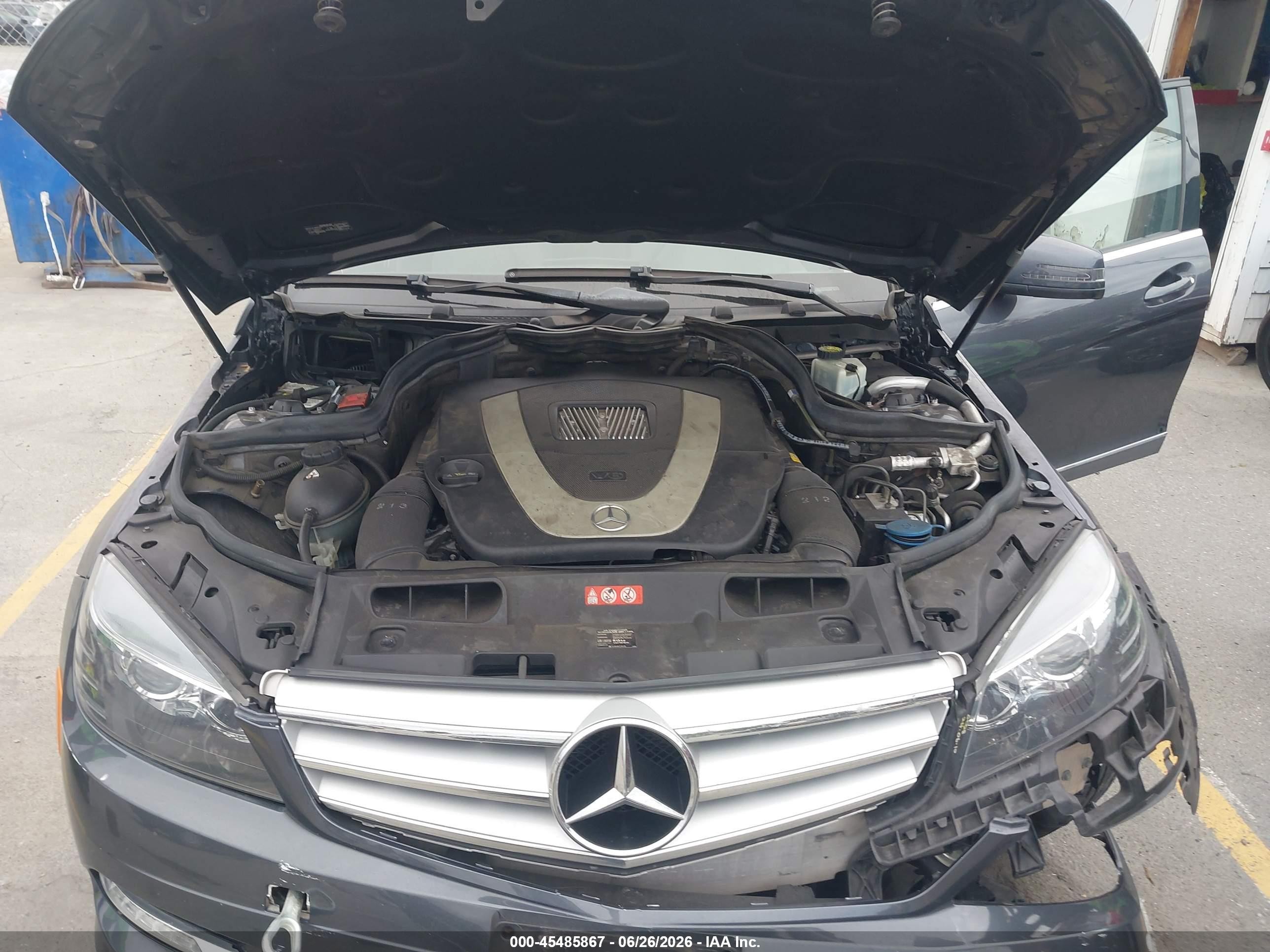 2011 Mercedes-benz C 300 Sport Gray vin: WDDGF5EB5BR141834
