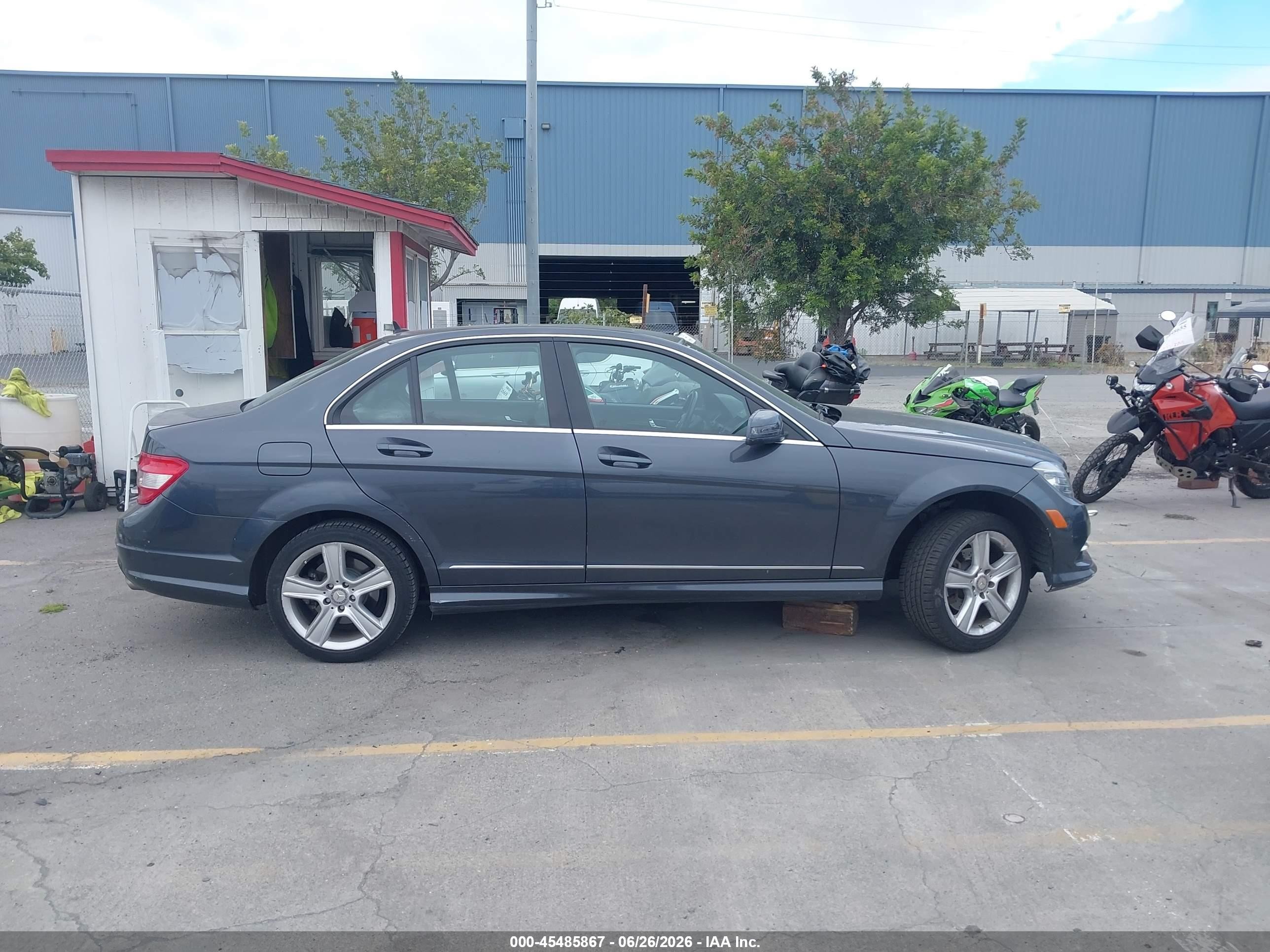 2011 Mercedes-benz C 300 Sport Gray vin: WDDGF5EB5BR141834
