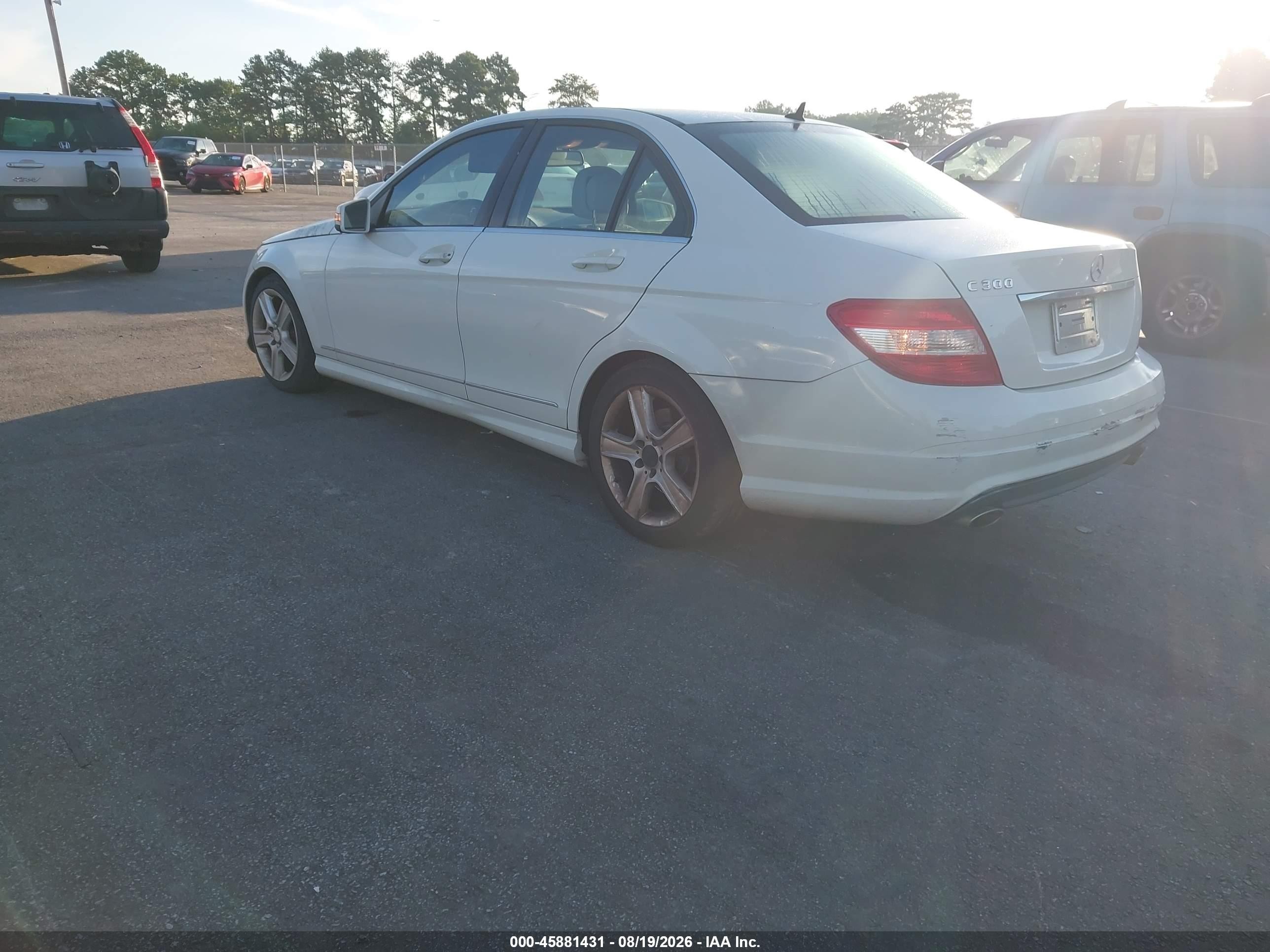 2011 Mercedes-benz C 300 Luxury/sport White vin: WDDGF5EB5BR159797