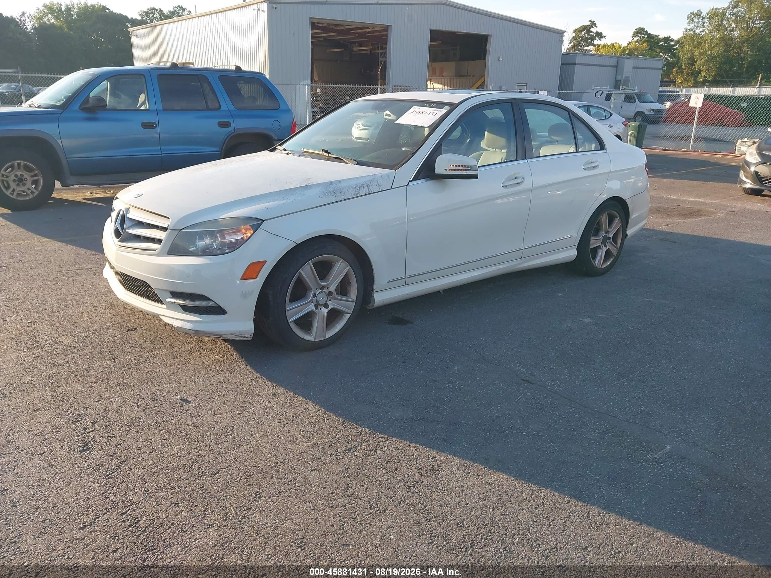 2011 Mercedes-benz C 300 Luxury/sport White vin: WDDGF5EB5BR159797