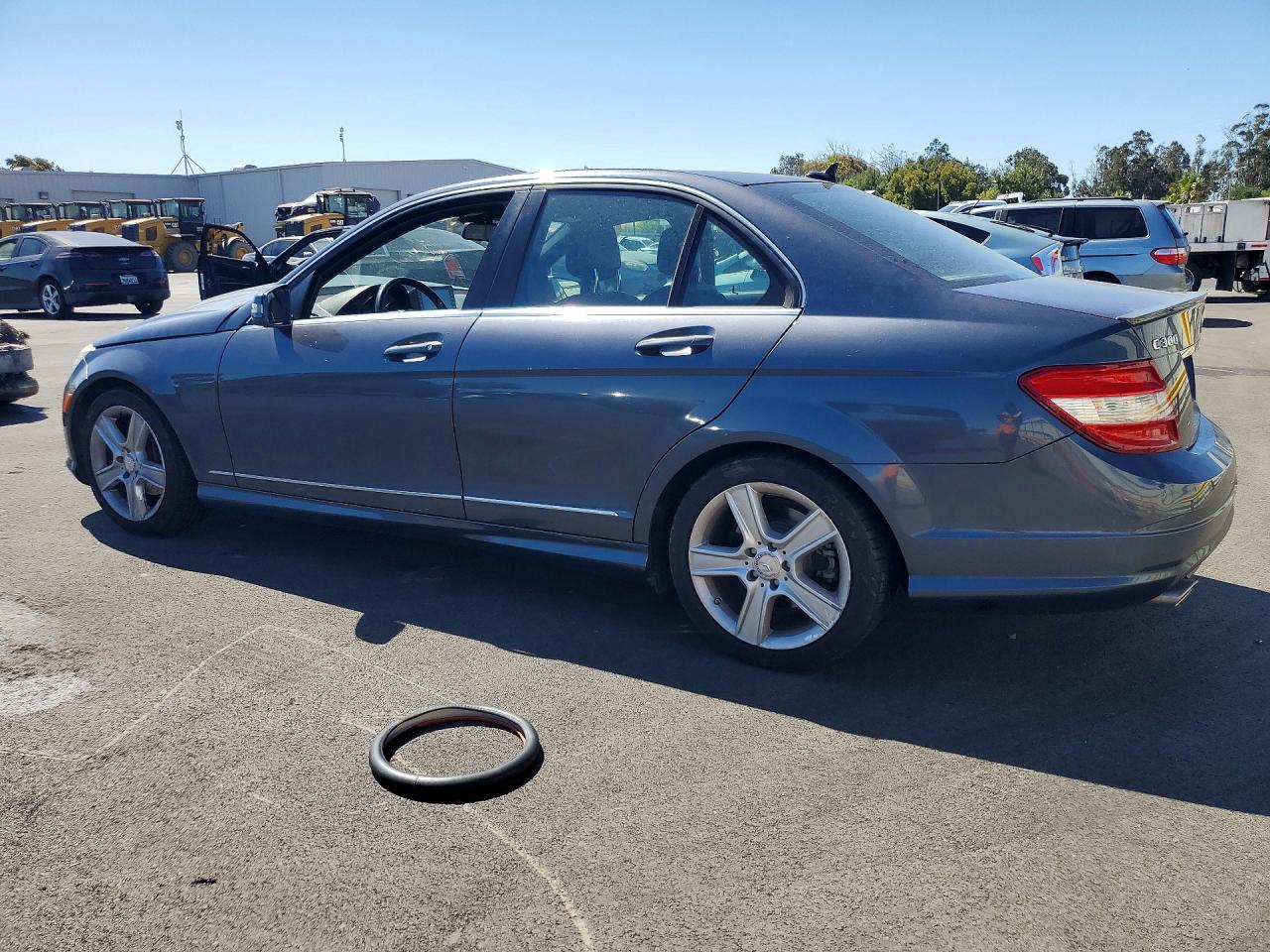 2011 Mercedes-benz C 300 Черный vin: WDDGF5EB5BR169987