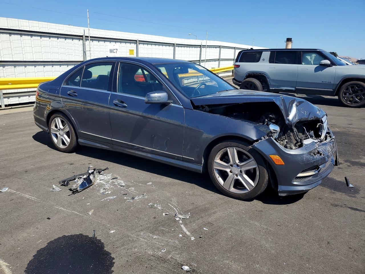 2011 Mercedes-benz C 300 Черный vin: WDDGF5EB5BR169987