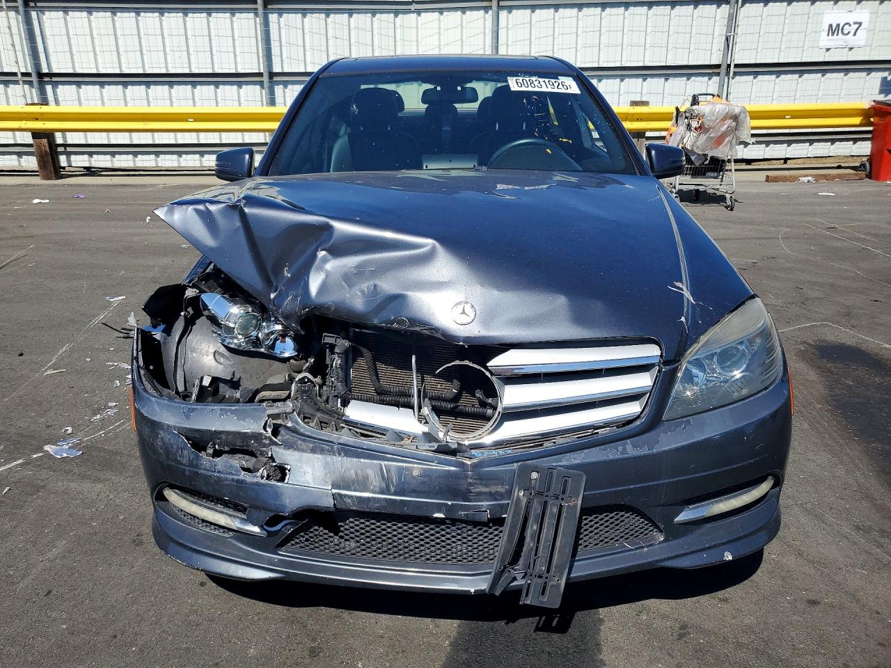 2011 Mercedes-benz C 300 Черный vin: WDDGF5EB5BR169987