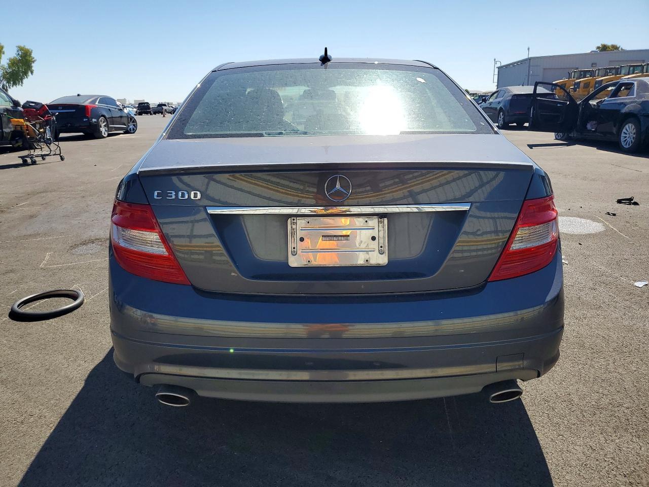 2011 Mercedes-benz C 300 Черный vin: WDDGF5EB5BR169987