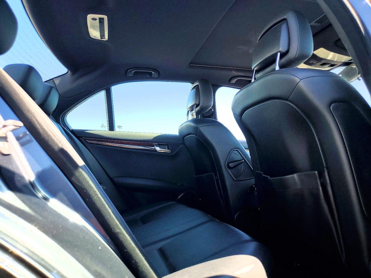 2011 Mercedes-benz C 300 Черный vin: WDDGF5EB5BR169987