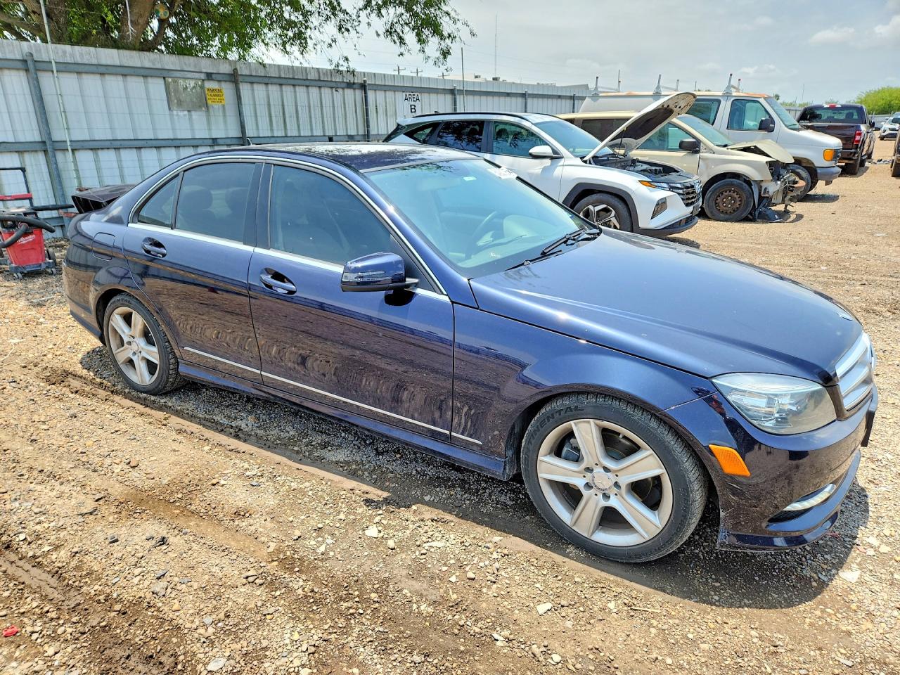 2011 Mercedes-benz C 300 Blue vin: WDDGF5EB5BR173022