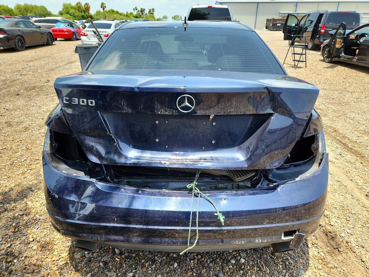 2011 Mercedes-benz C 300 Blue vin: WDDGF5EB5BR173022