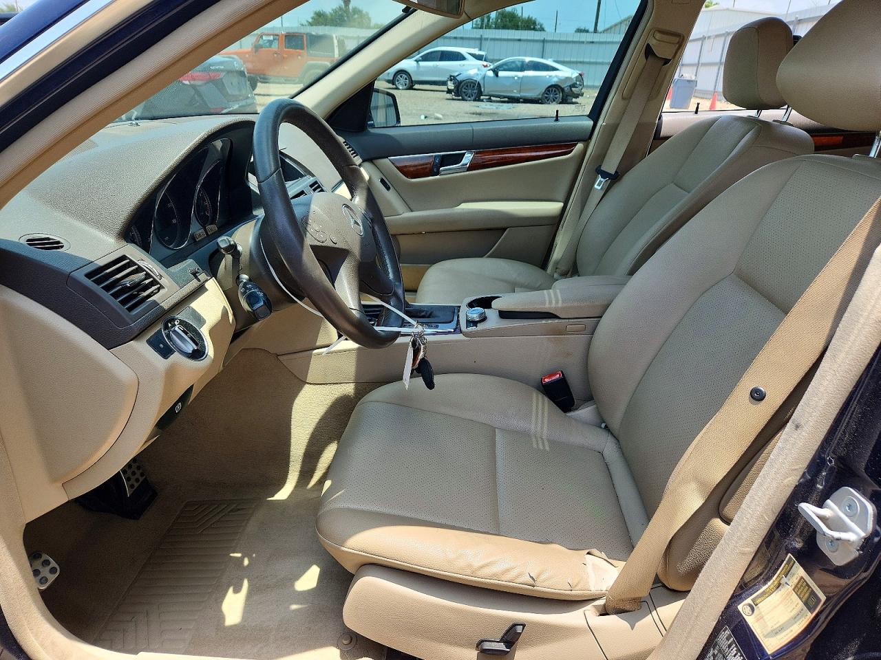 2011 Mercedes-benz C 300 Blue vin: WDDGF5EB5BR173022