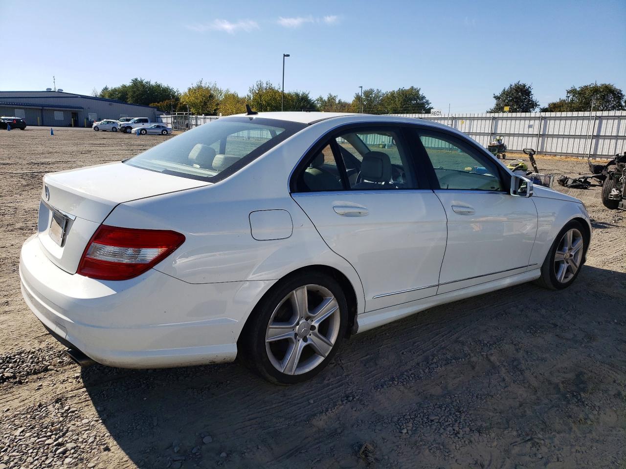 2011 Mercedes-benz C 300 White vin: WDDGF5EB5BR176597