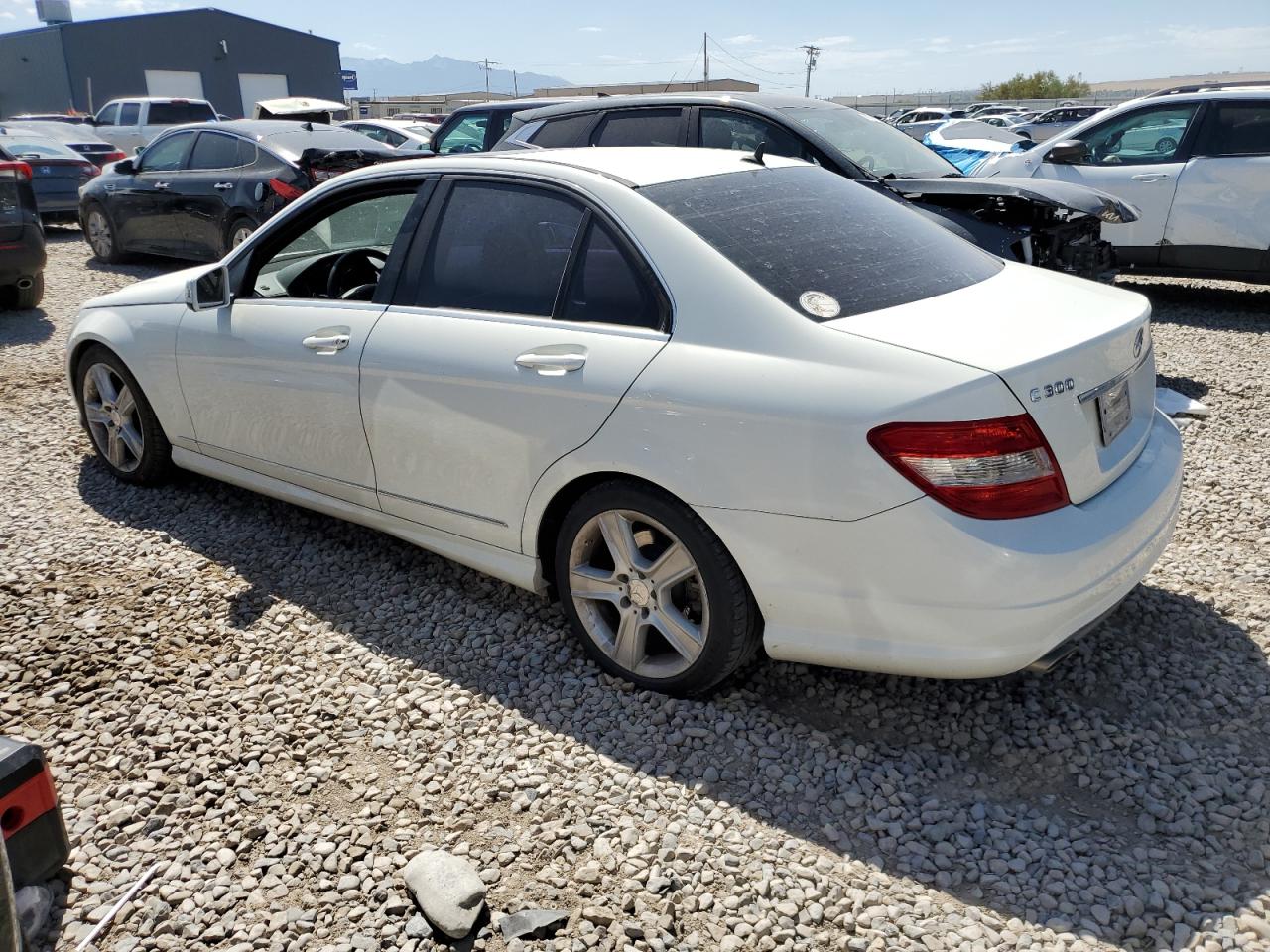 2011 Mercedes-benz C 300 White vin: WDDGF5EB5BR182724