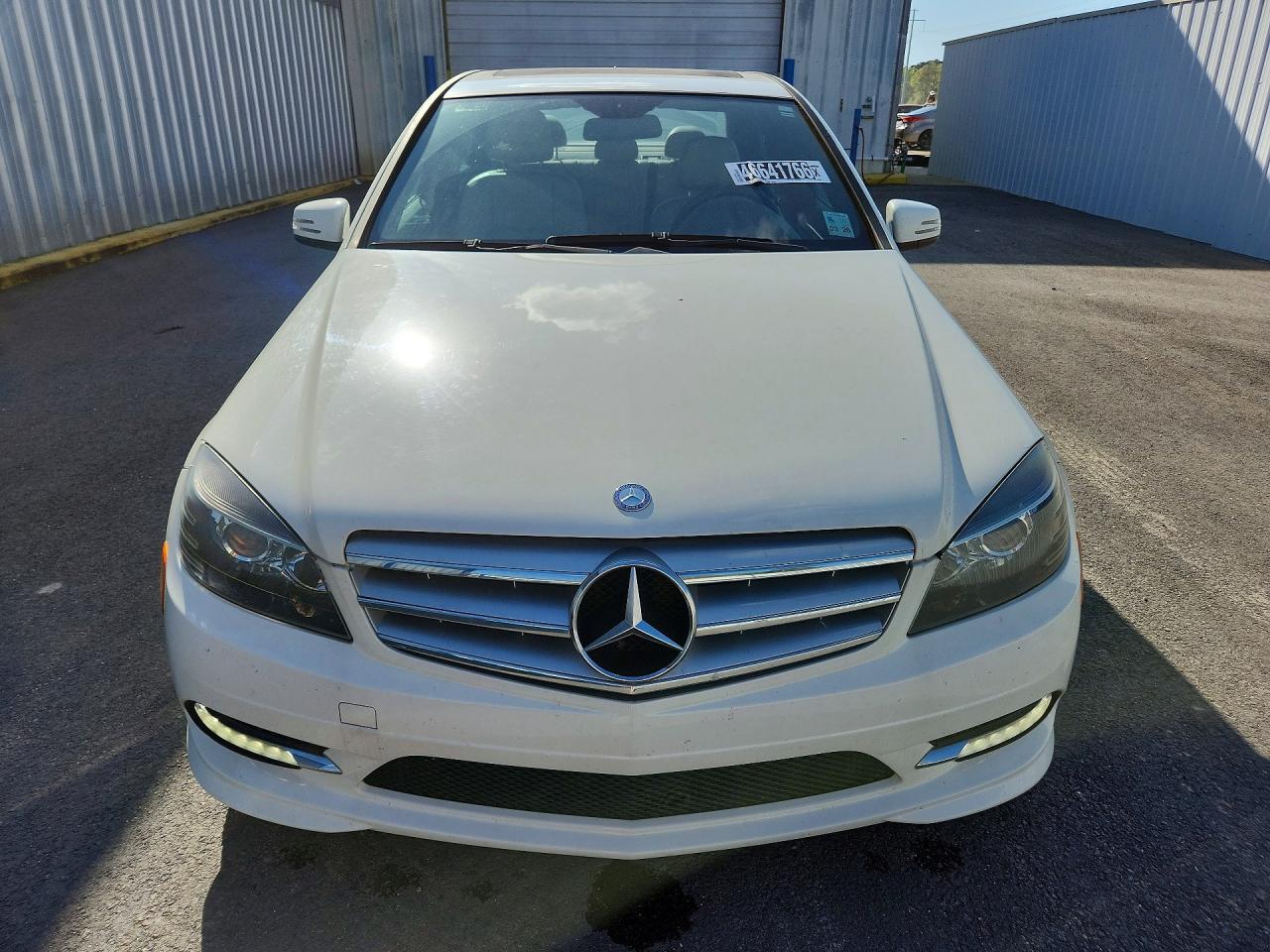 2011 Mercedes-benz C 300 White vin: WDDGF5EB5BR187230