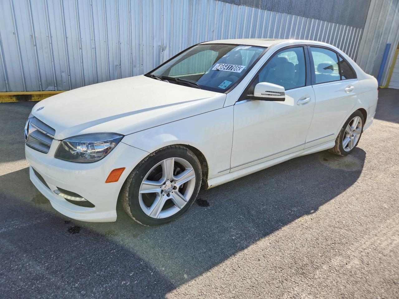 2011 Mercedes-benz C 300 White vin: WDDGF5EB5BR187230