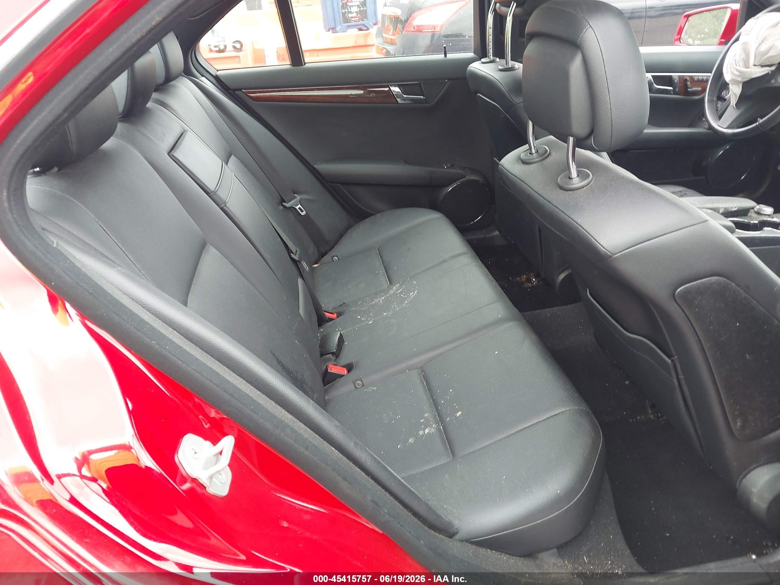 2010 Mercedes-benz C 300 Luxury/sport Красный vin: WDDGF5EB6AF372158