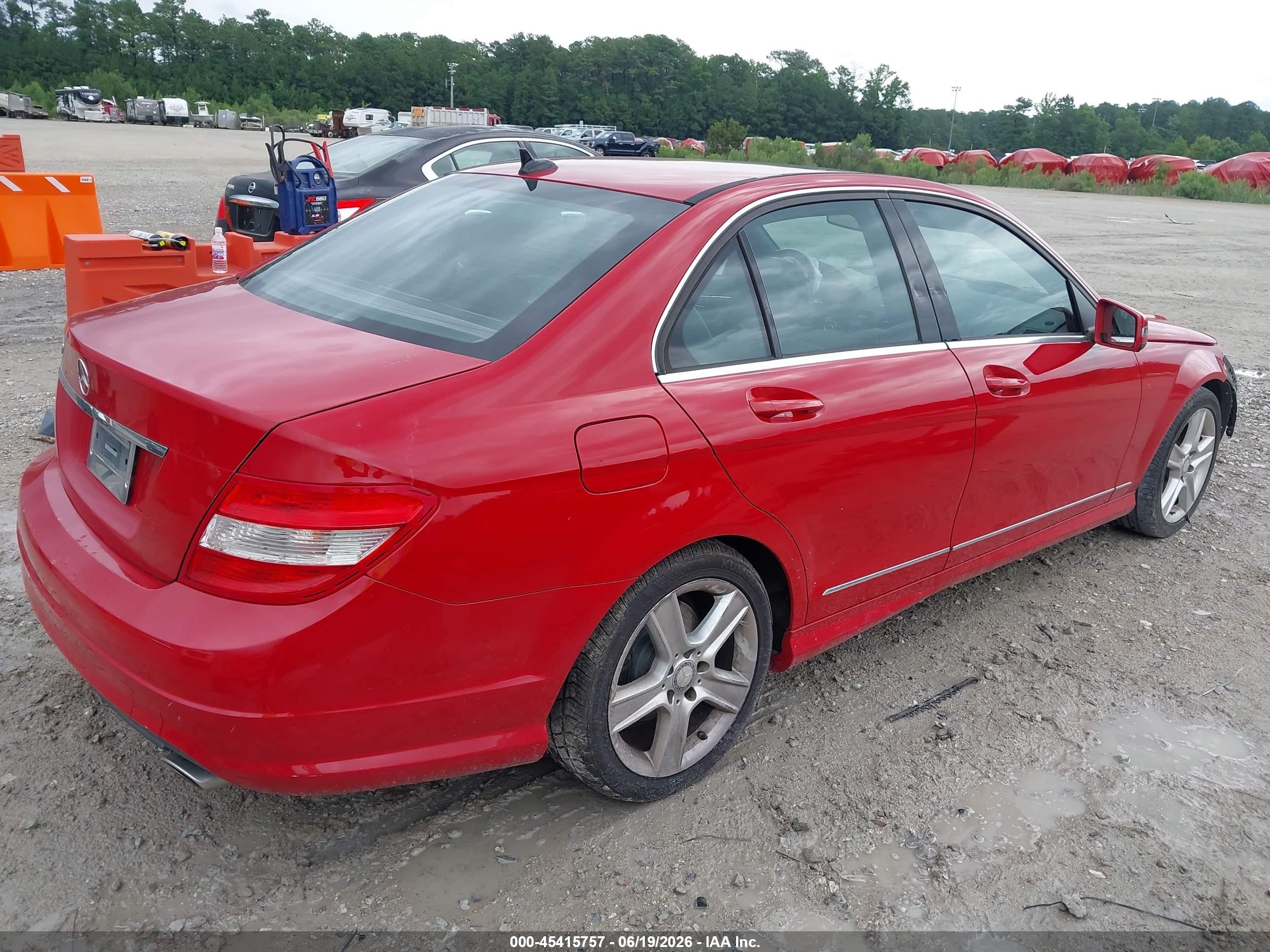2010 Mercedes-benz C 300 Luxury/sport Красный vin: WDDGF5EB6AF372158