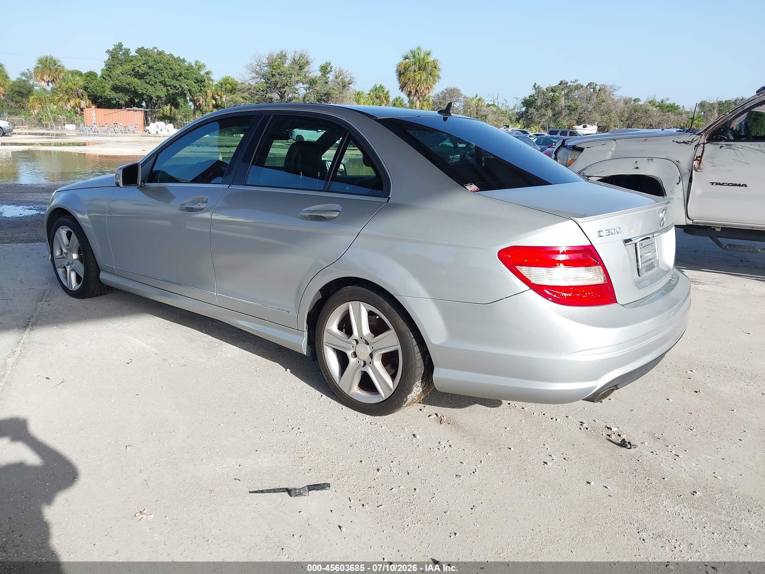 2010 Mercedes-benz C 300 Sport Silver vin: WDDGF5EB6AF381040